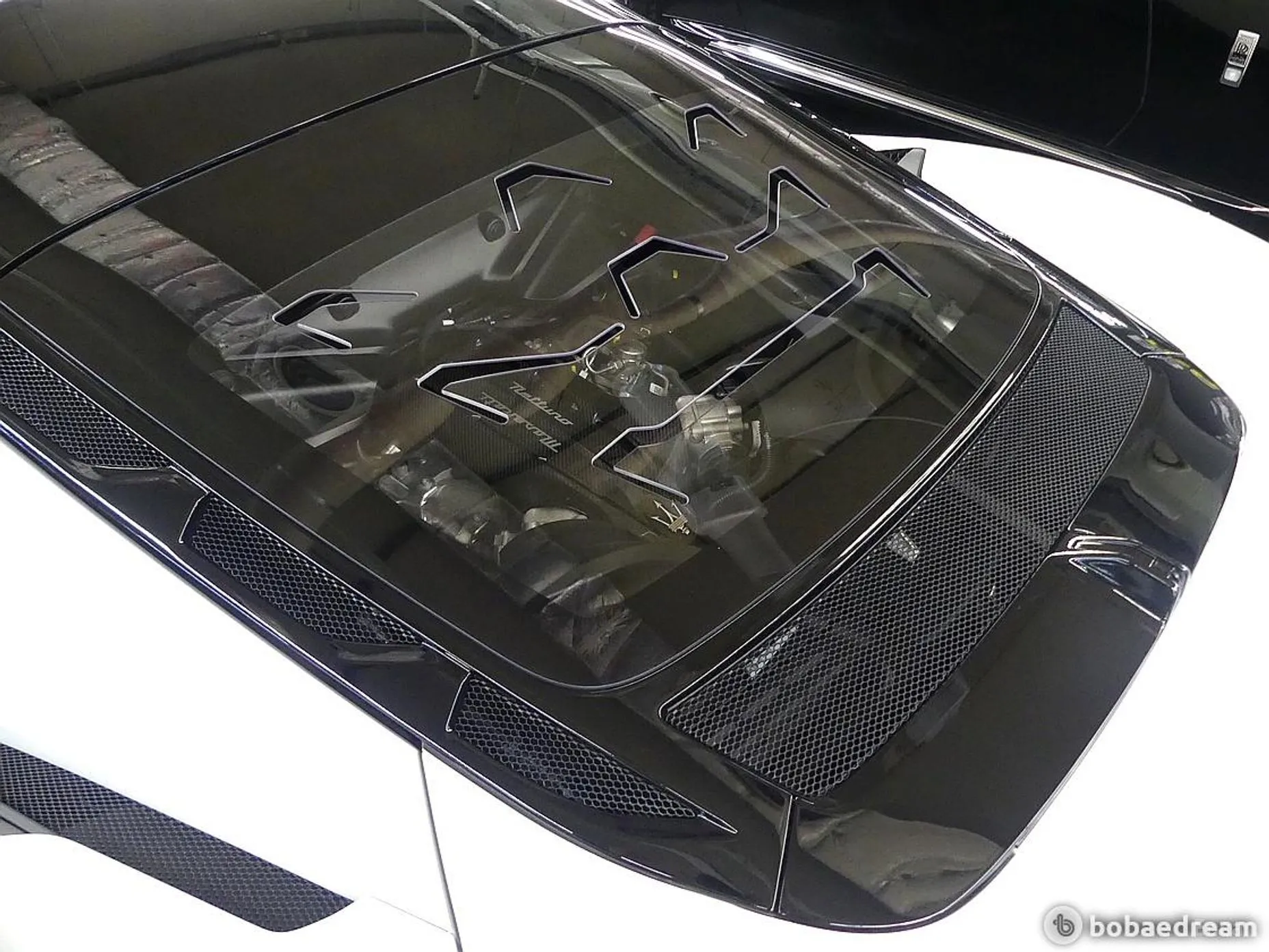 Maserati MC20 превью 18