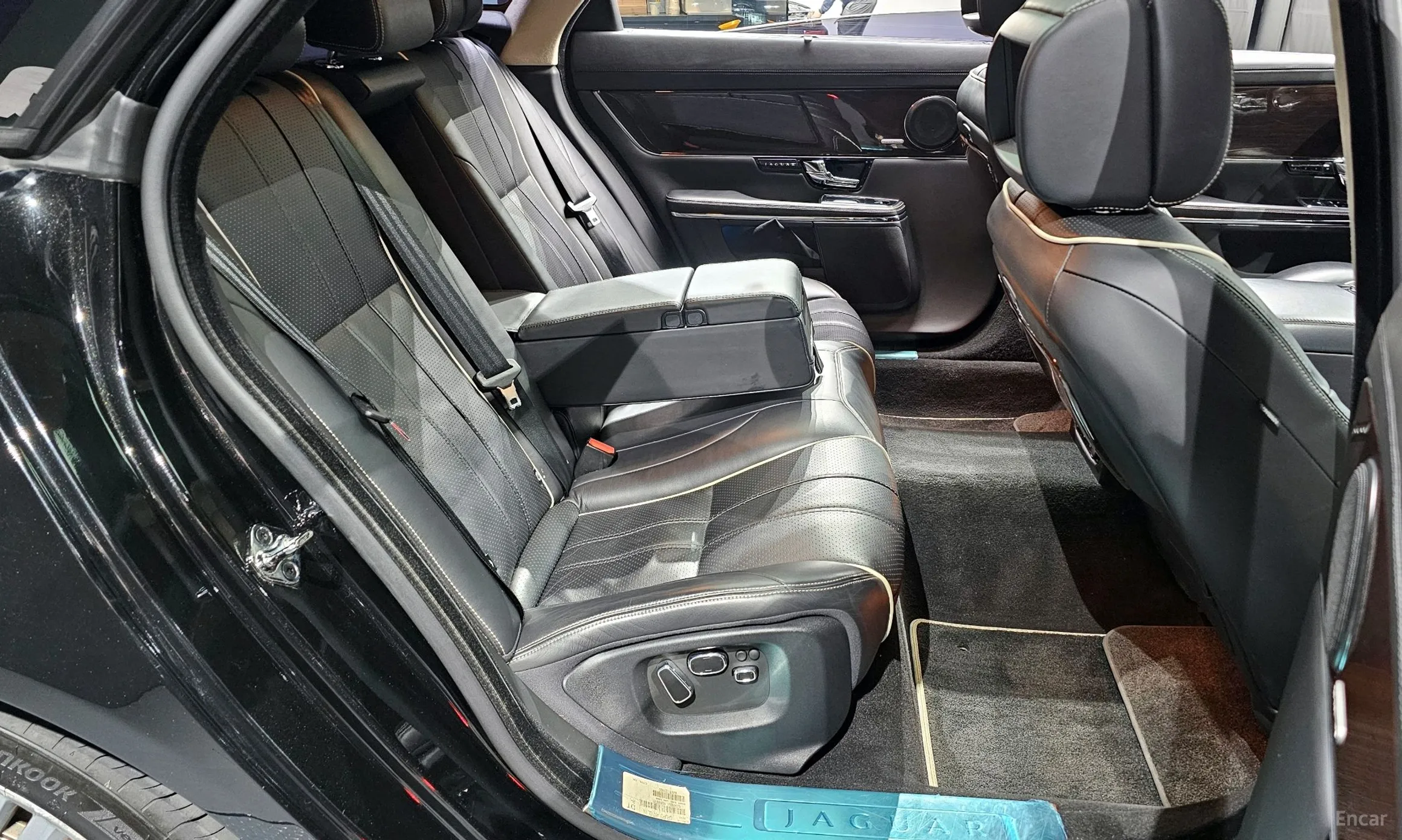 Jaguar All New XJ превью 12