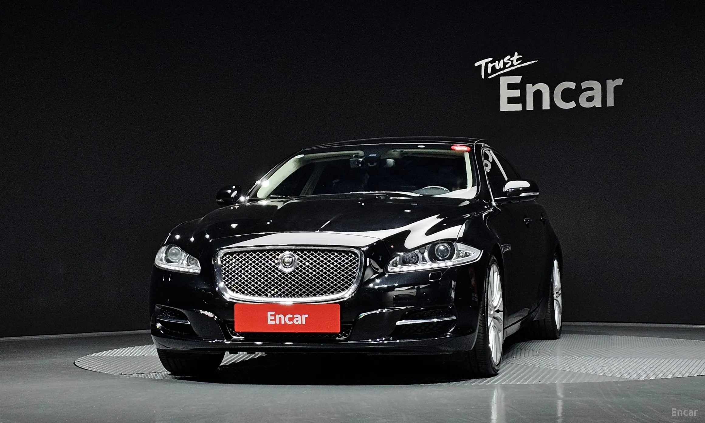 Jaguar All New XJ превью 3