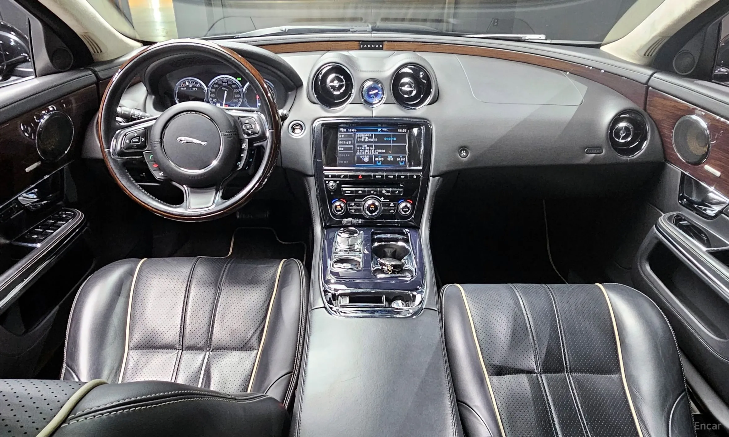 Jaguar All New XJ превью 7