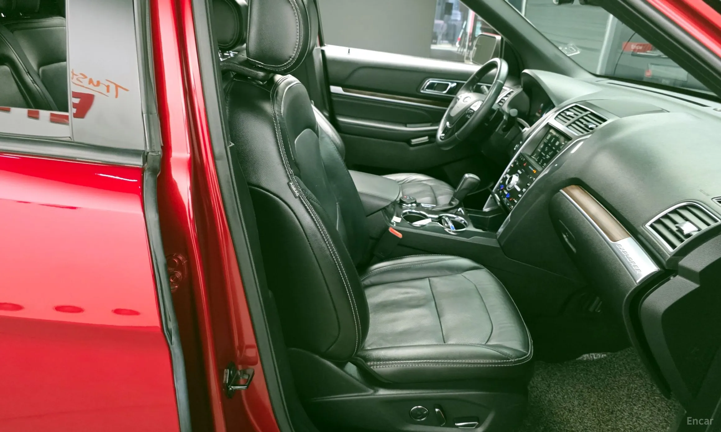 Ford Explorer превью 12