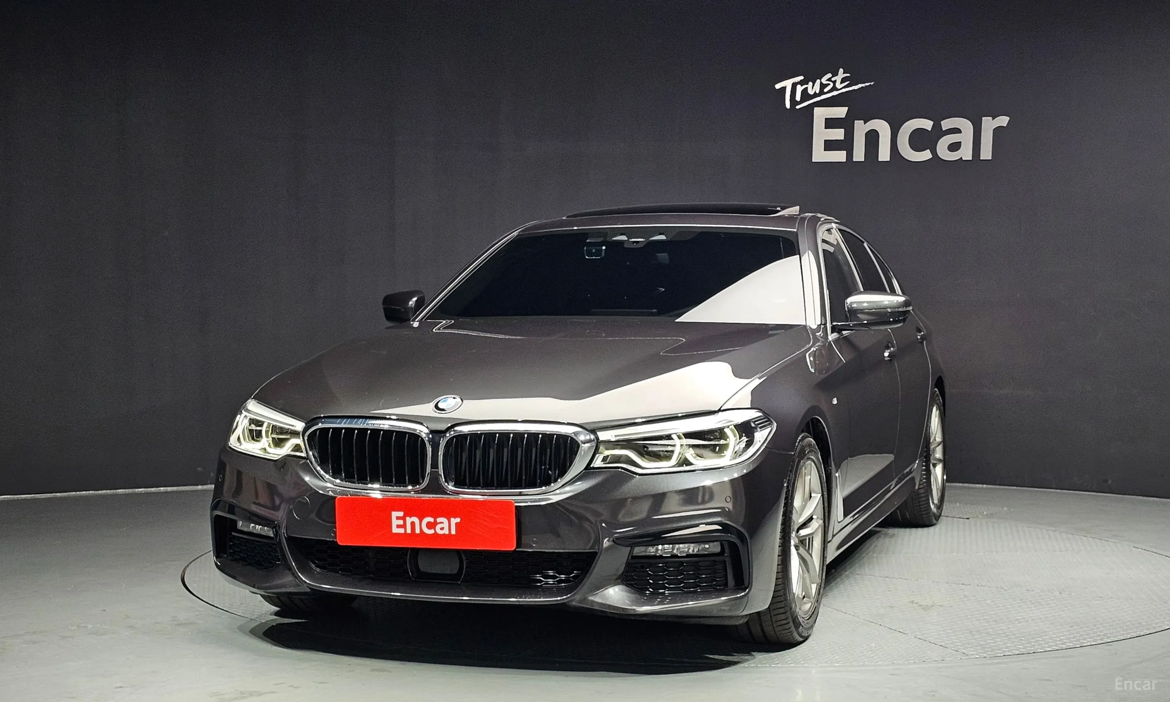 BMW 5 Series (G30) превью 3