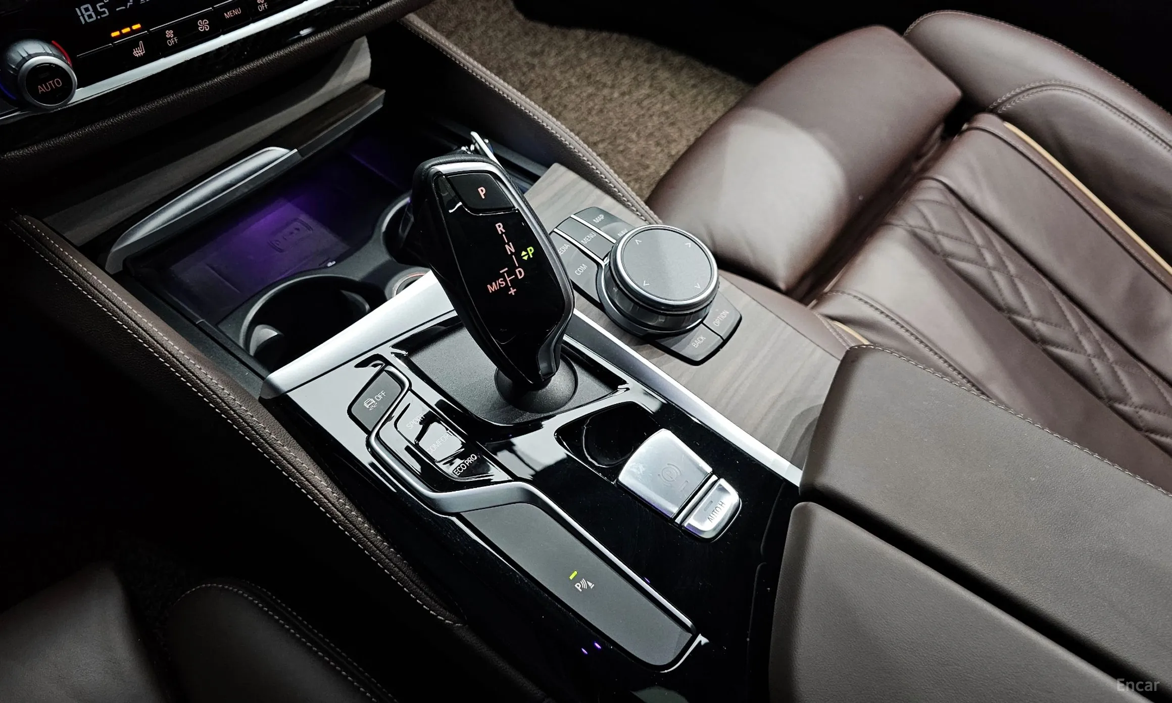 BMW 5 Series (G30) превью 9