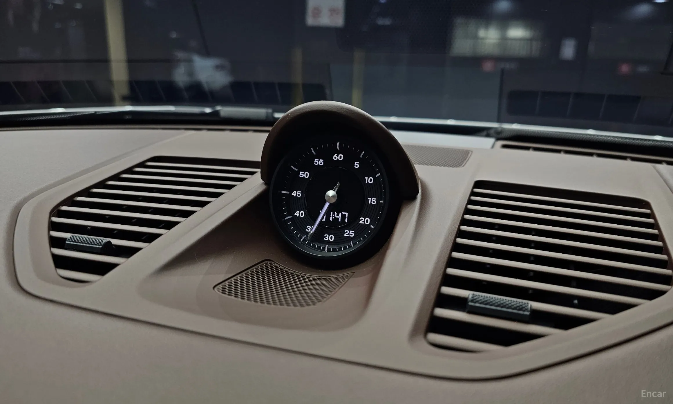 Porsche 911 (992) превью 19