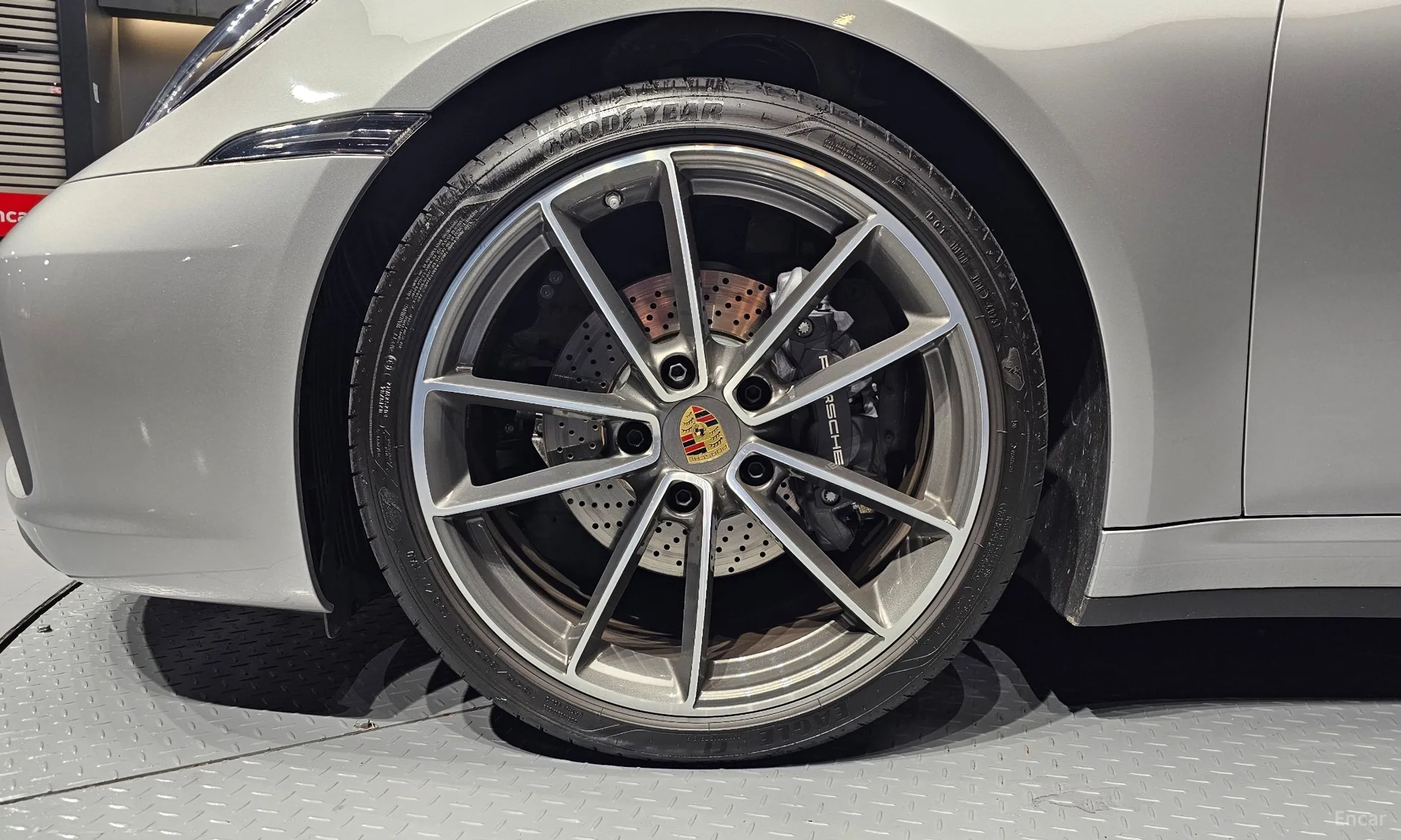 Porsche 911 (992) превью 5