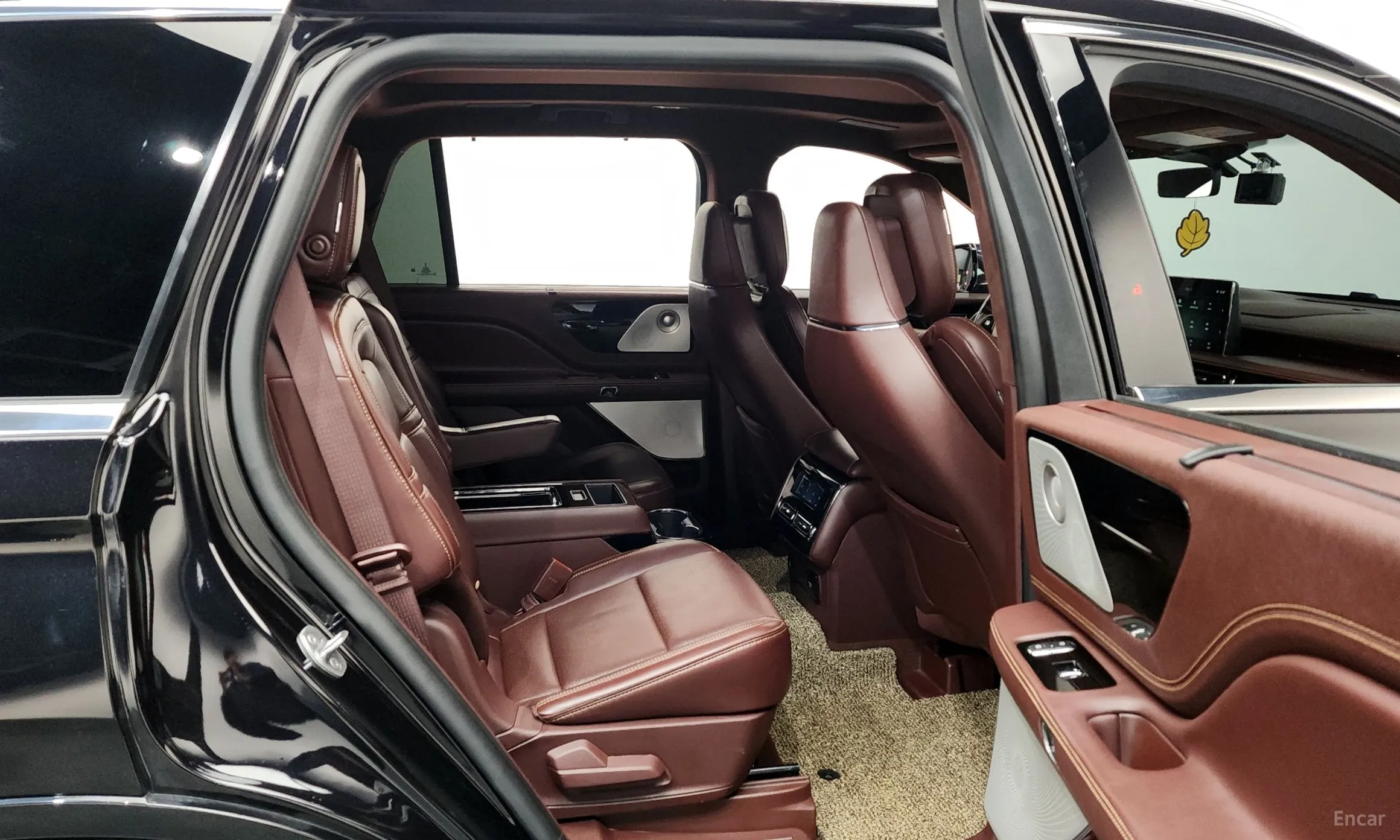 Lincoln Aviator 2nd Generation превью 12
