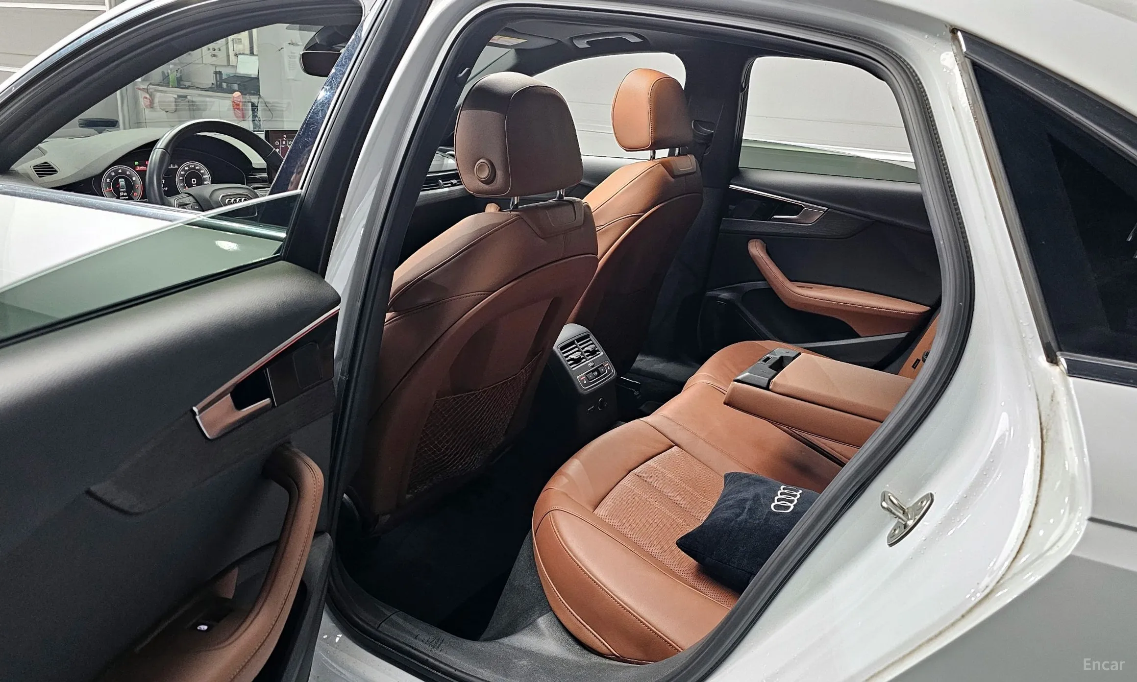 Audi A4 (B9) превью 11