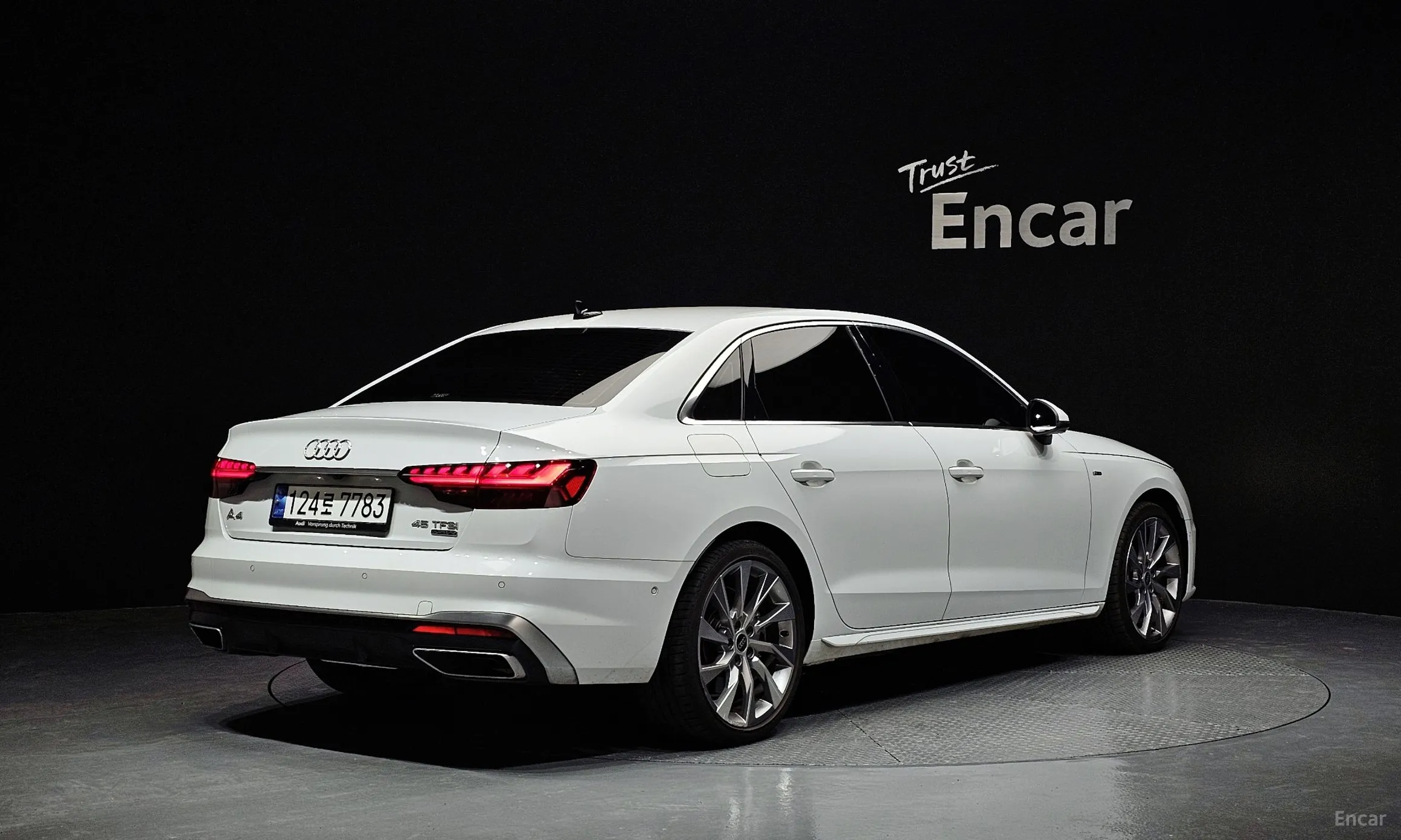 Audi A4 (B9)