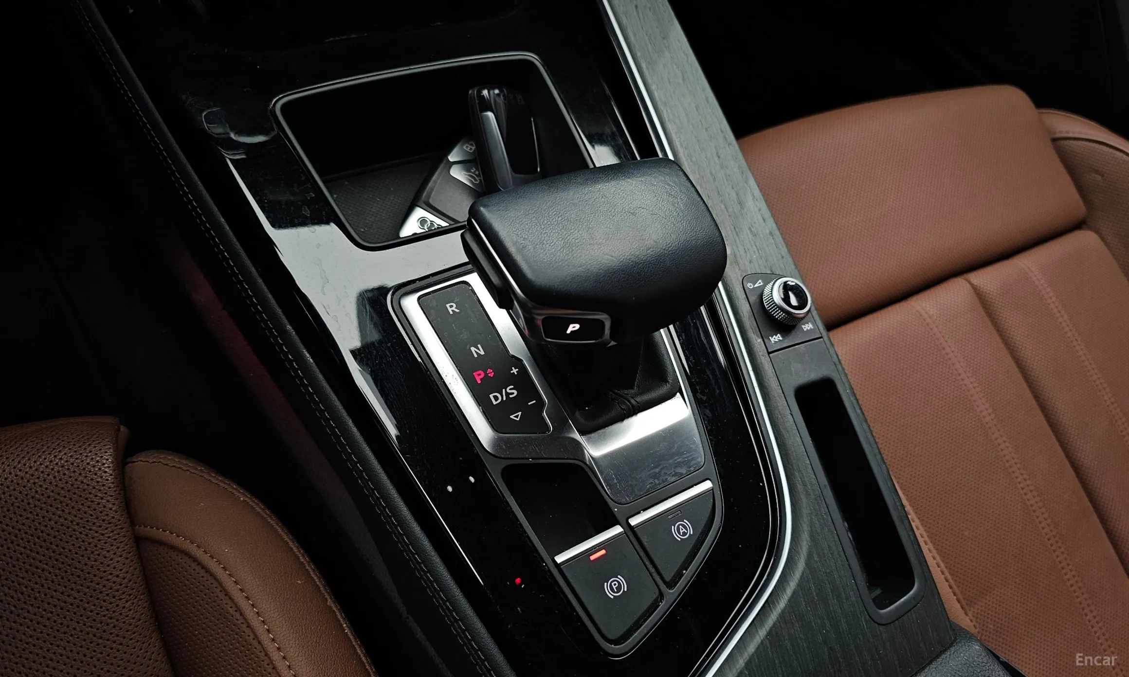 Audi A4 (B9) превью 9