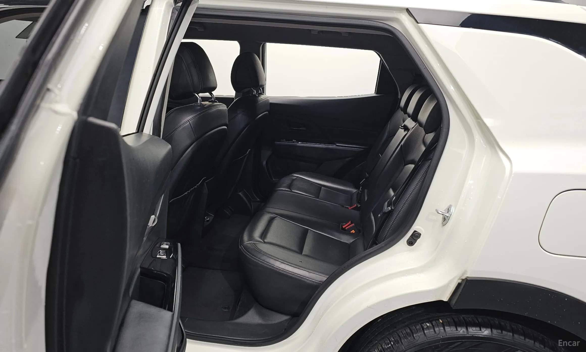 KG Mobility (SsangYong) Beautiful Korando превью 11
