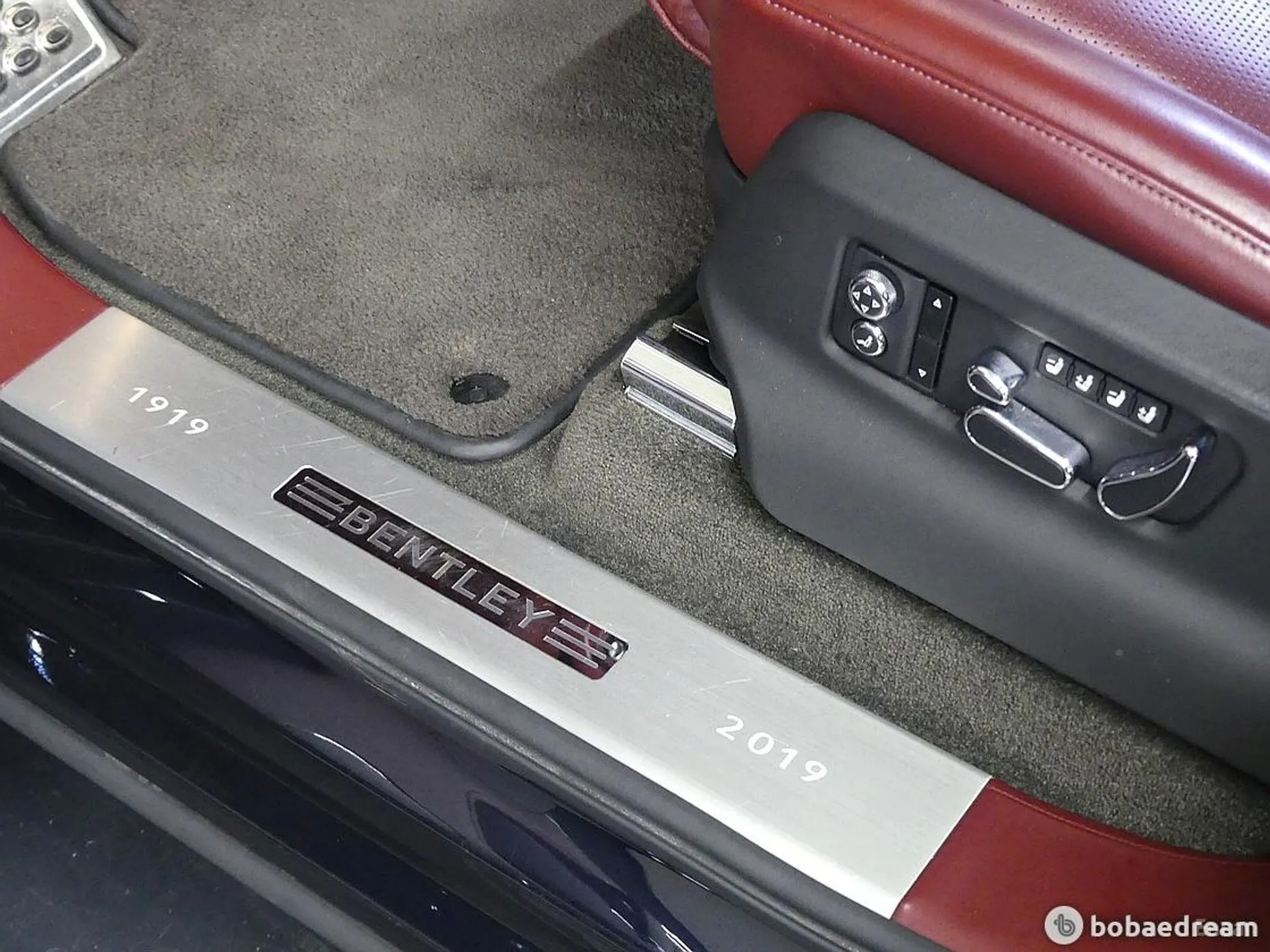 Bentley Bentayga превью 12