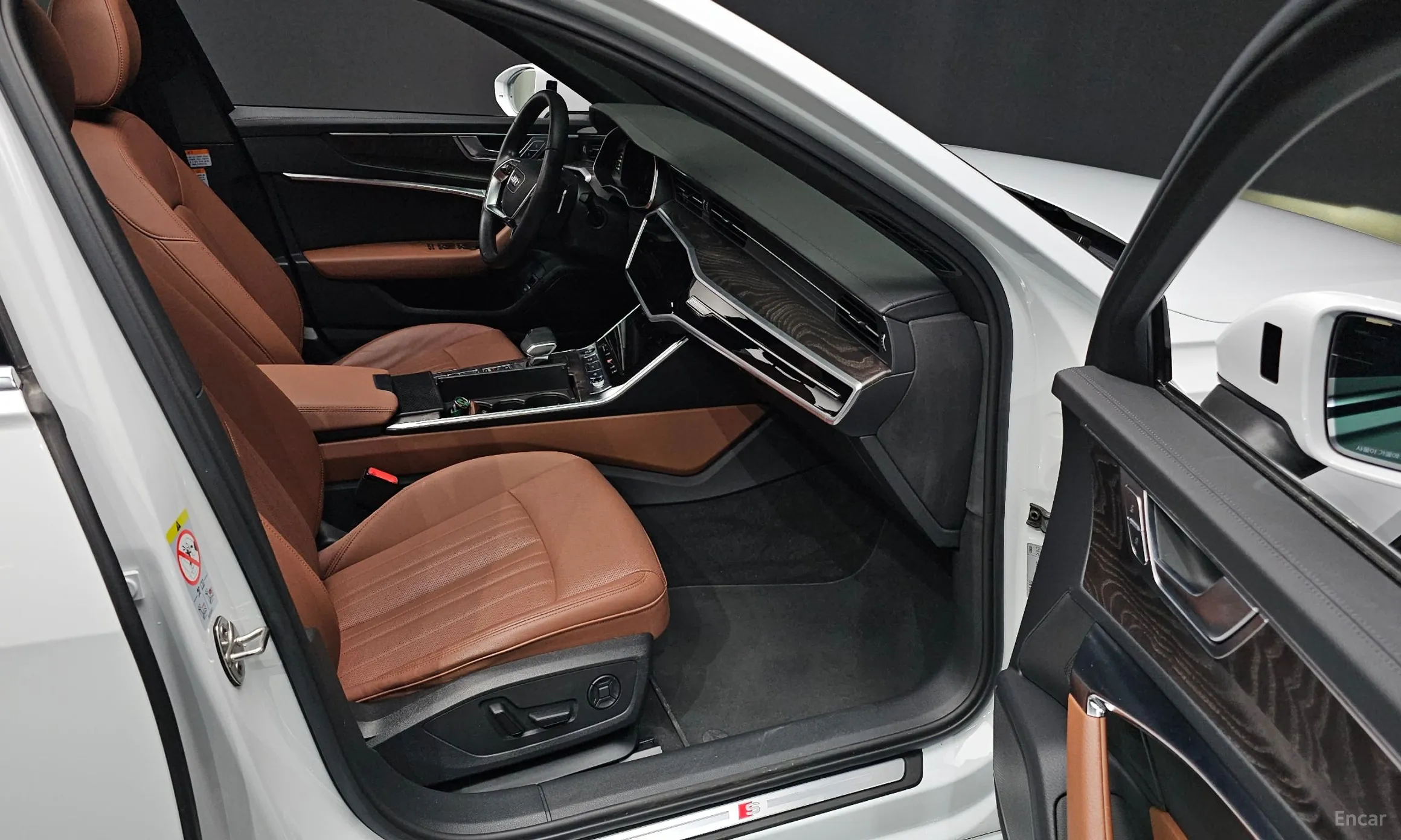 Audi A6 (C8) превью 10