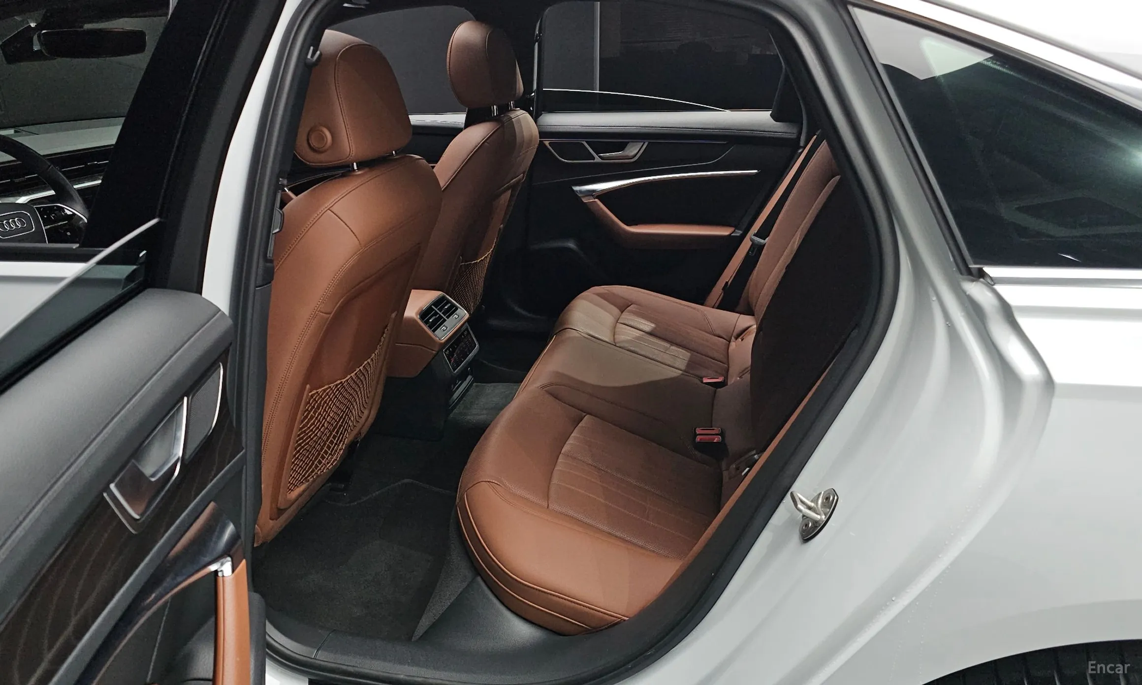 Audi A6 (C8) превью 12