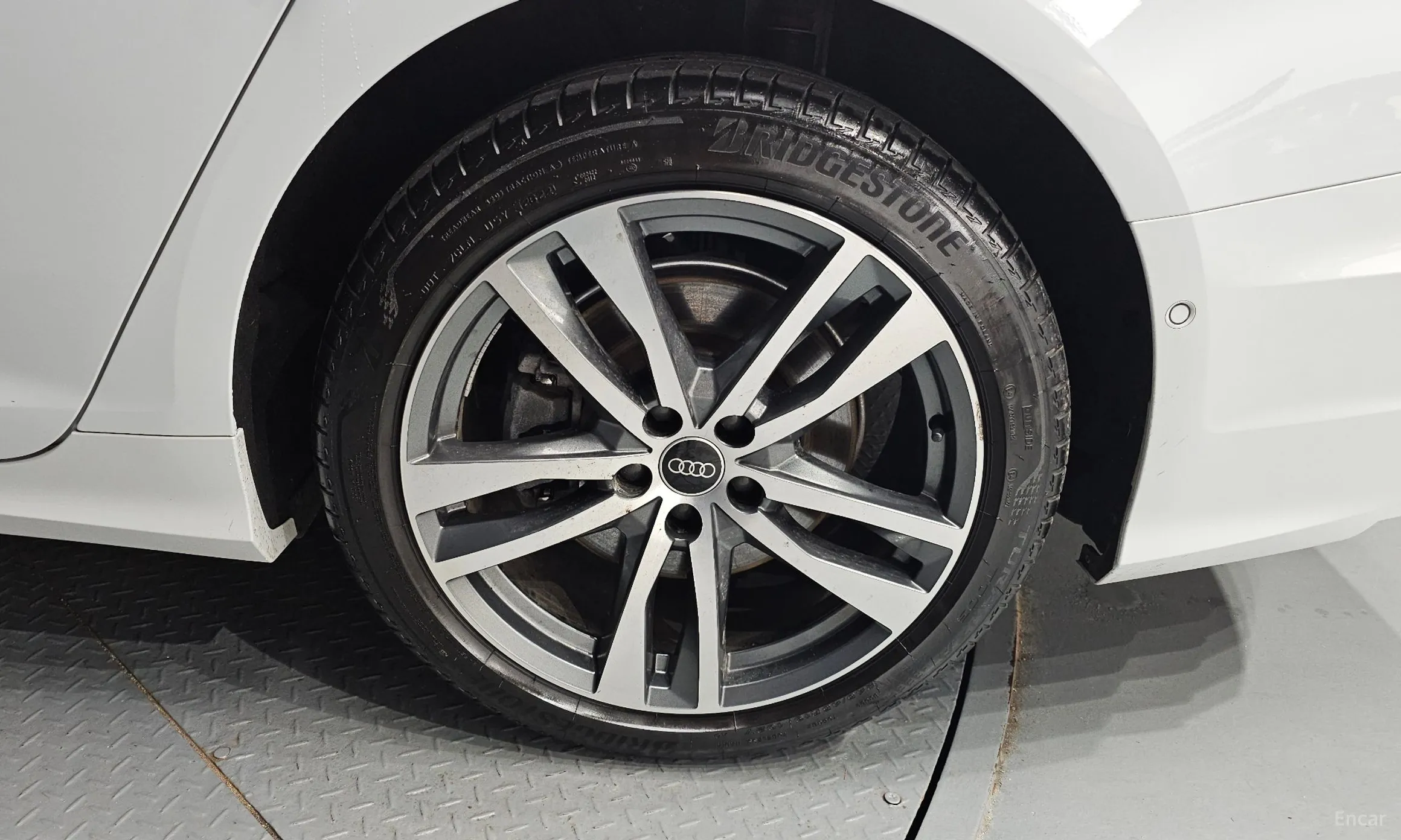 Audi A6 (C8) превью 5