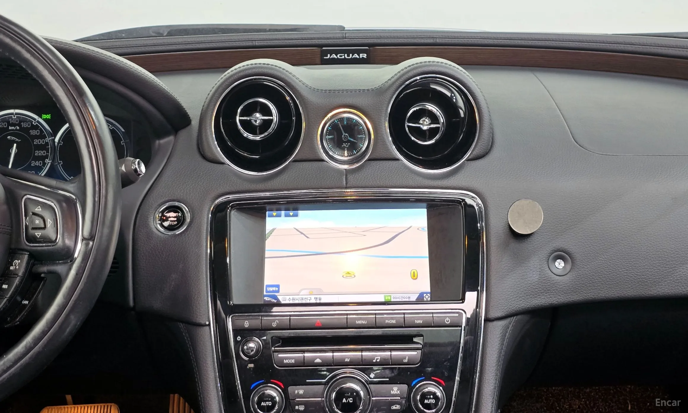 Jaguar All New XJ превью 14