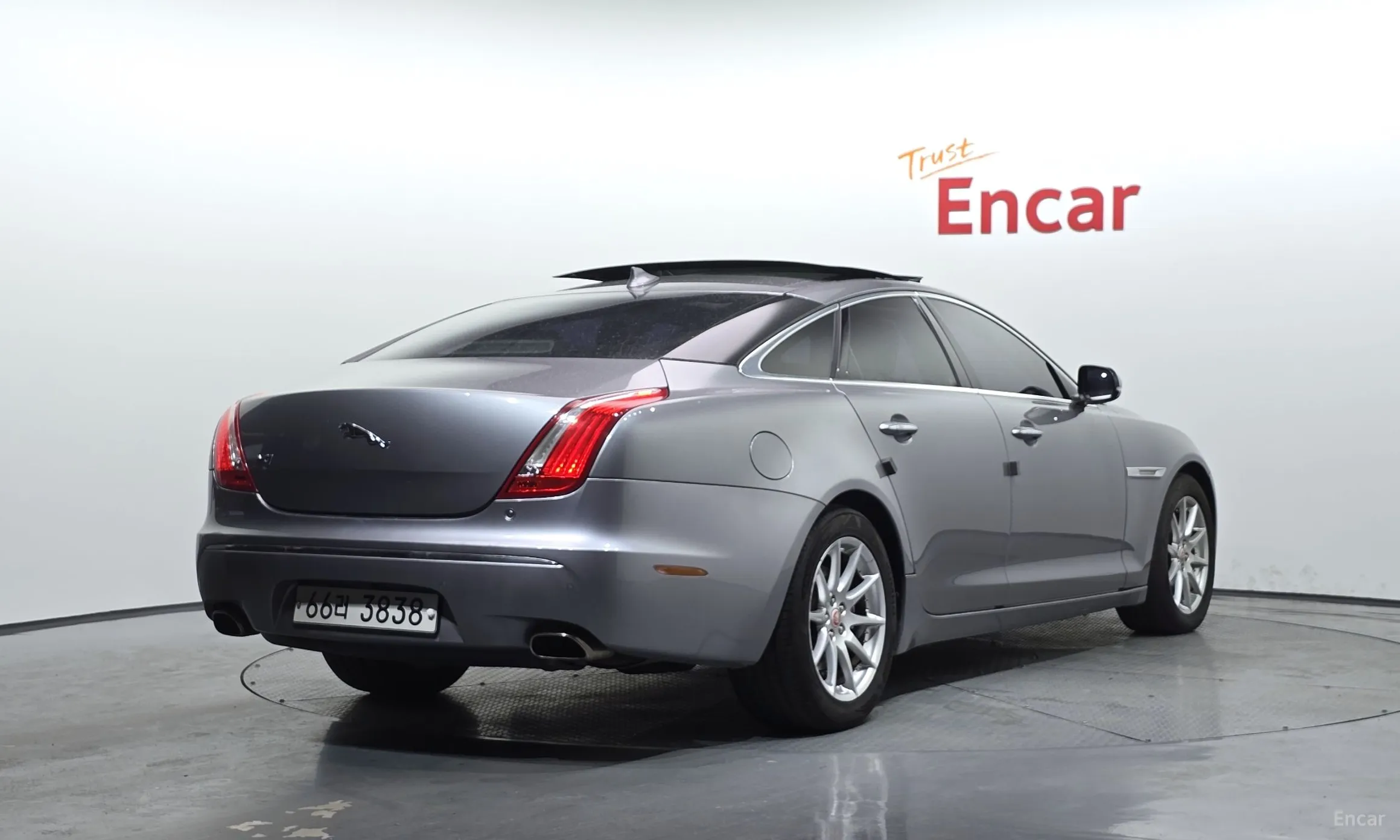 Jaguar All New XJ превью 2