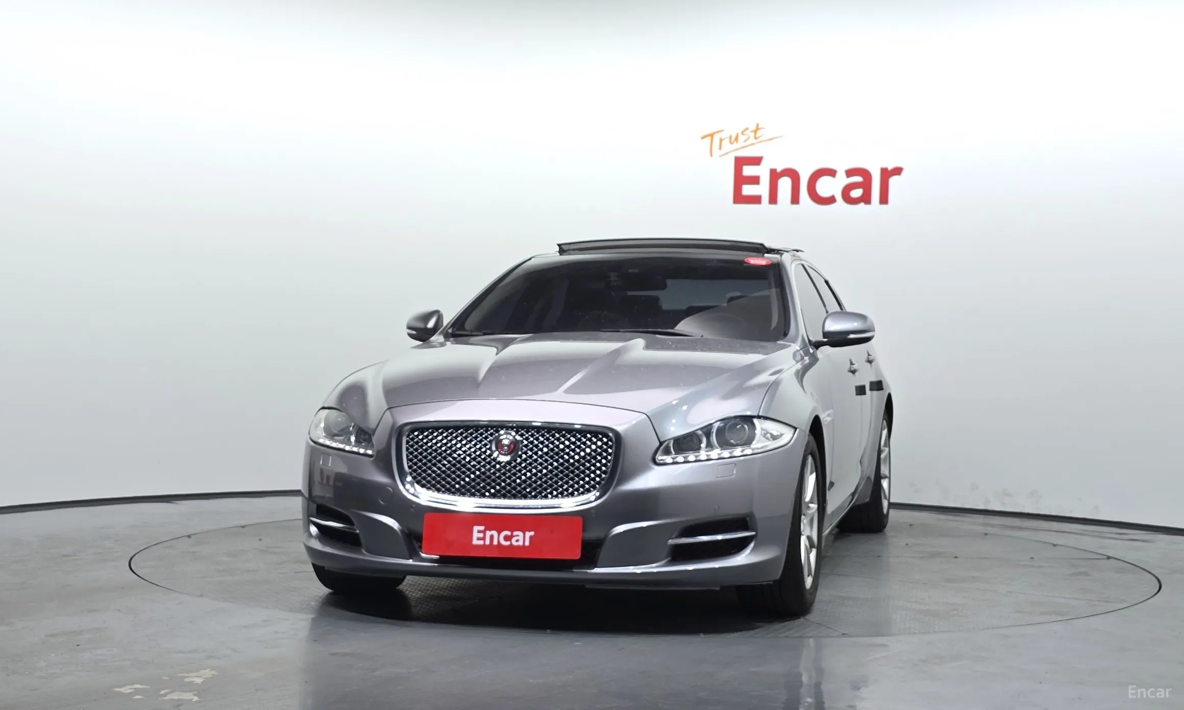 Jaguar All New XJ превью 3