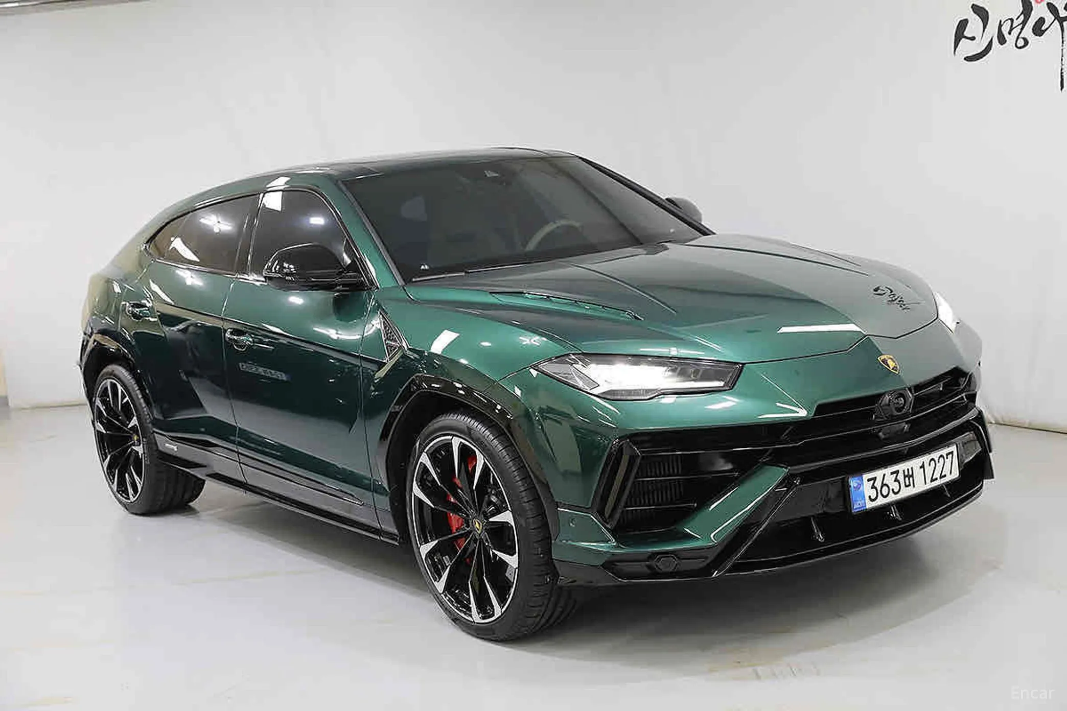 Lamborghini Urus превью 4