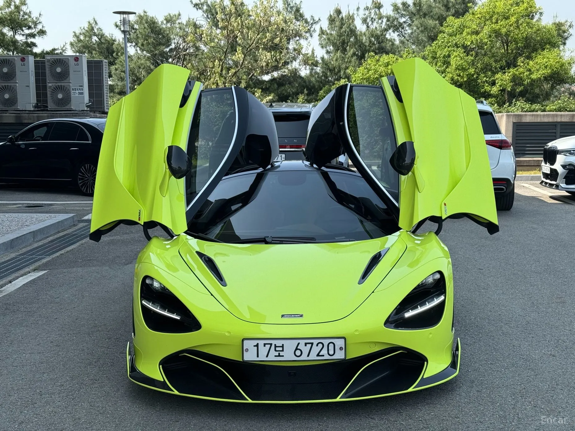 McLaren 720S превью 10