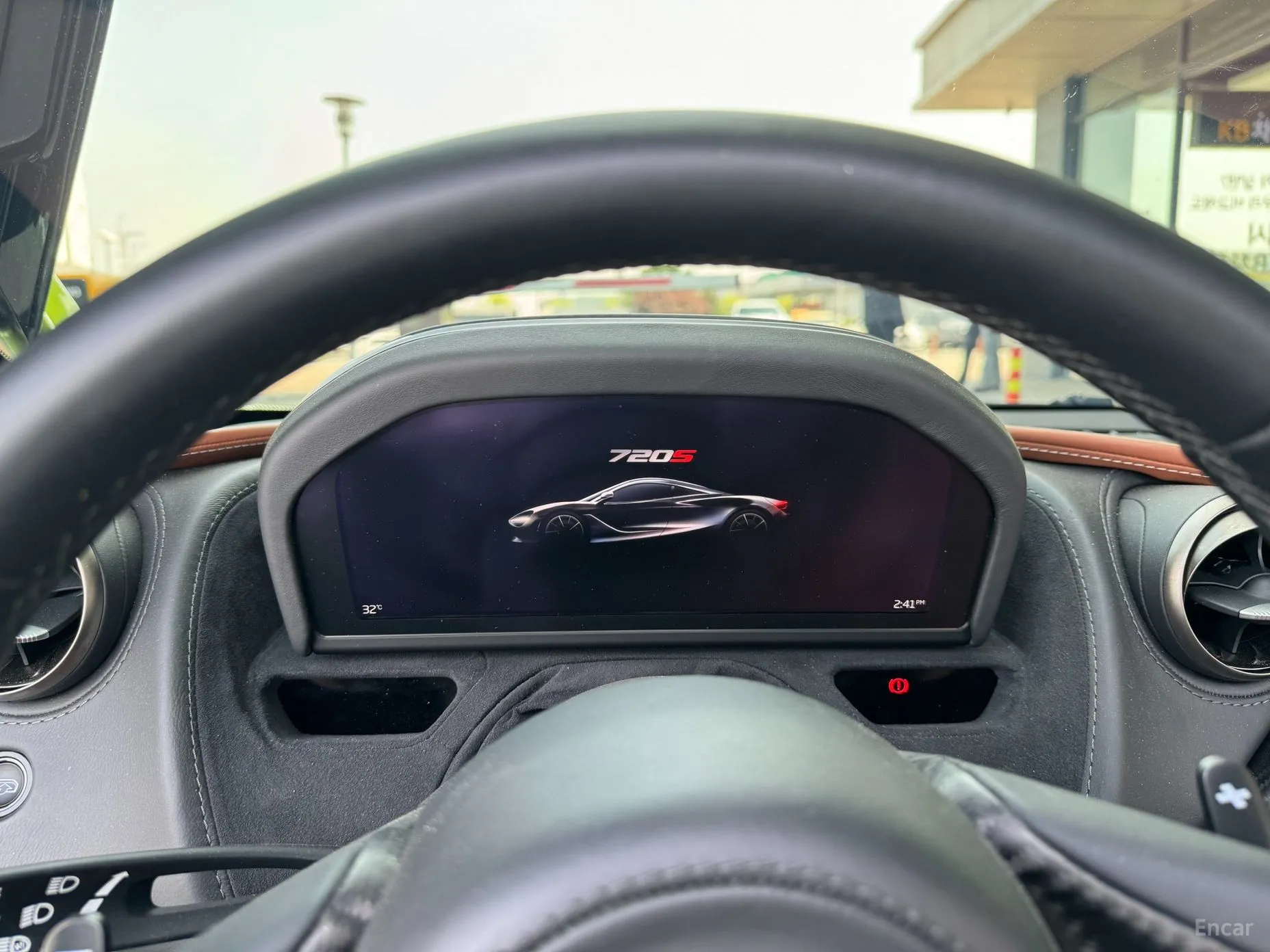 McLaren 720S превью 12