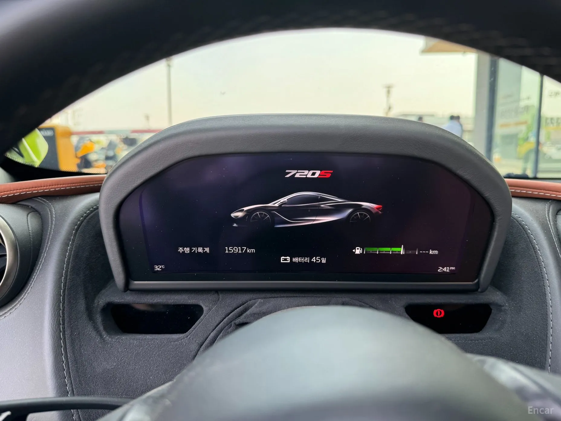 McLaren 720S превью 13