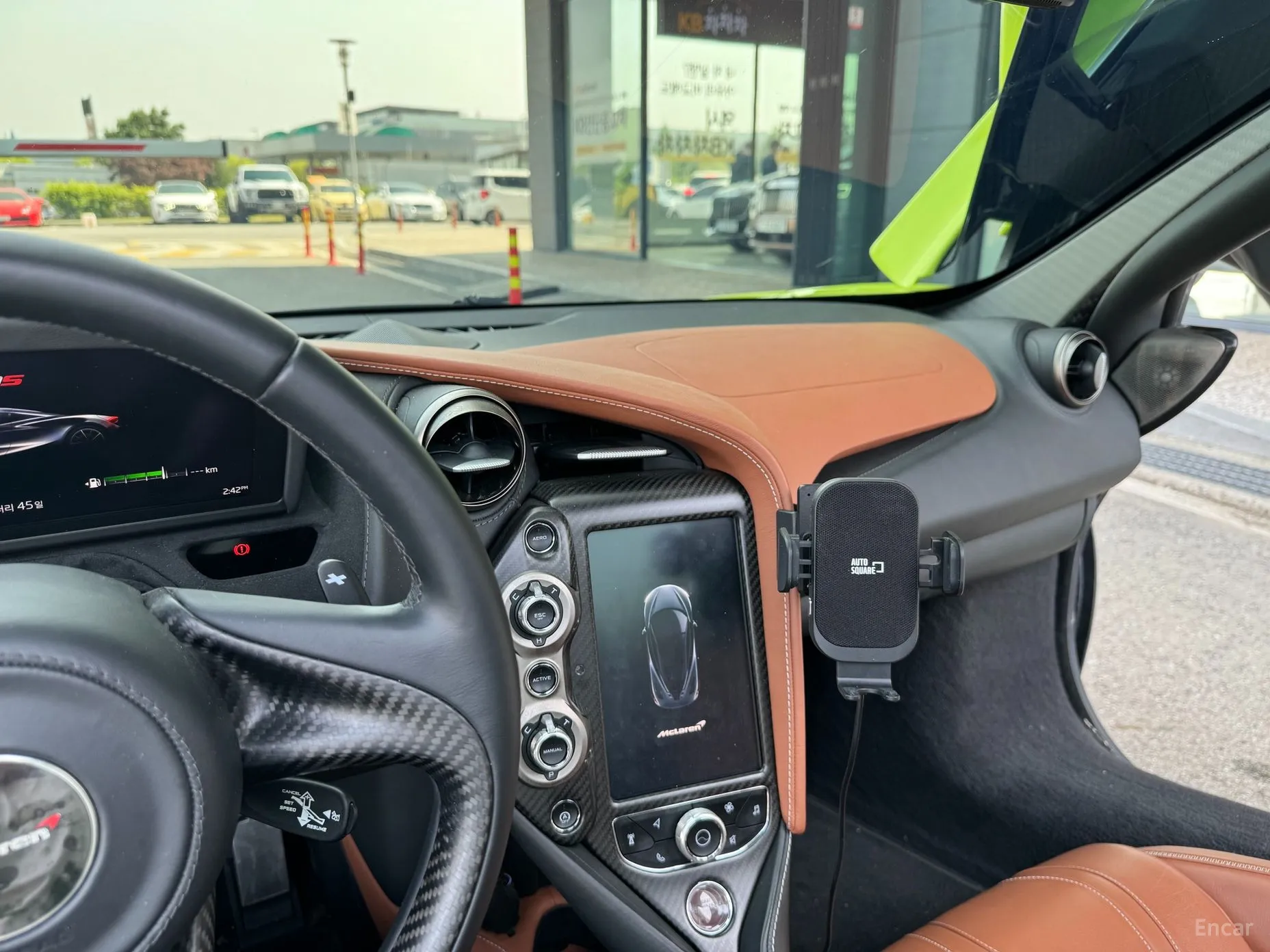 McLaren 720S превью 14