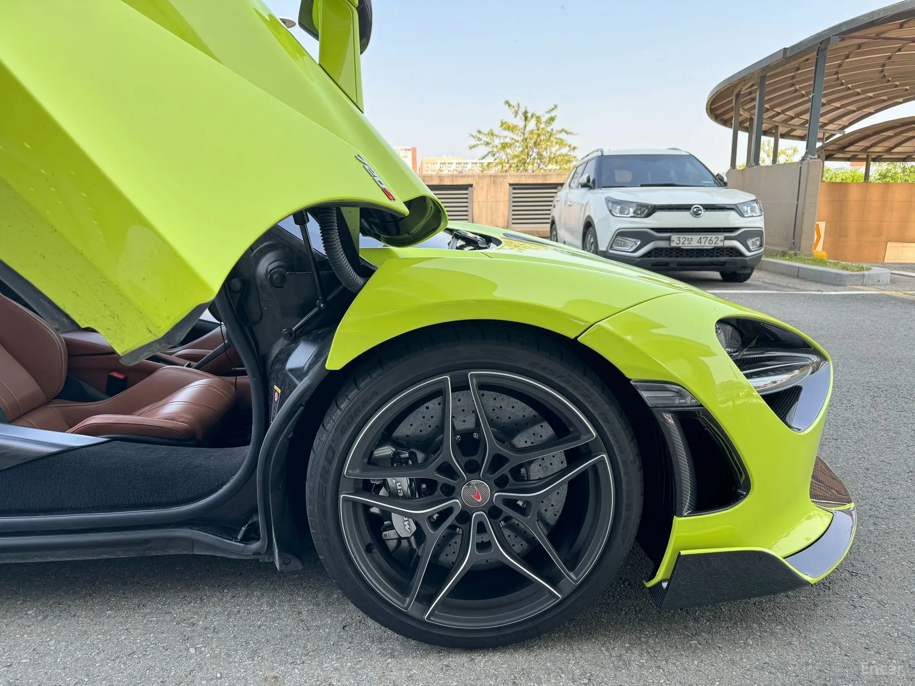 McLaren 720S превью 17