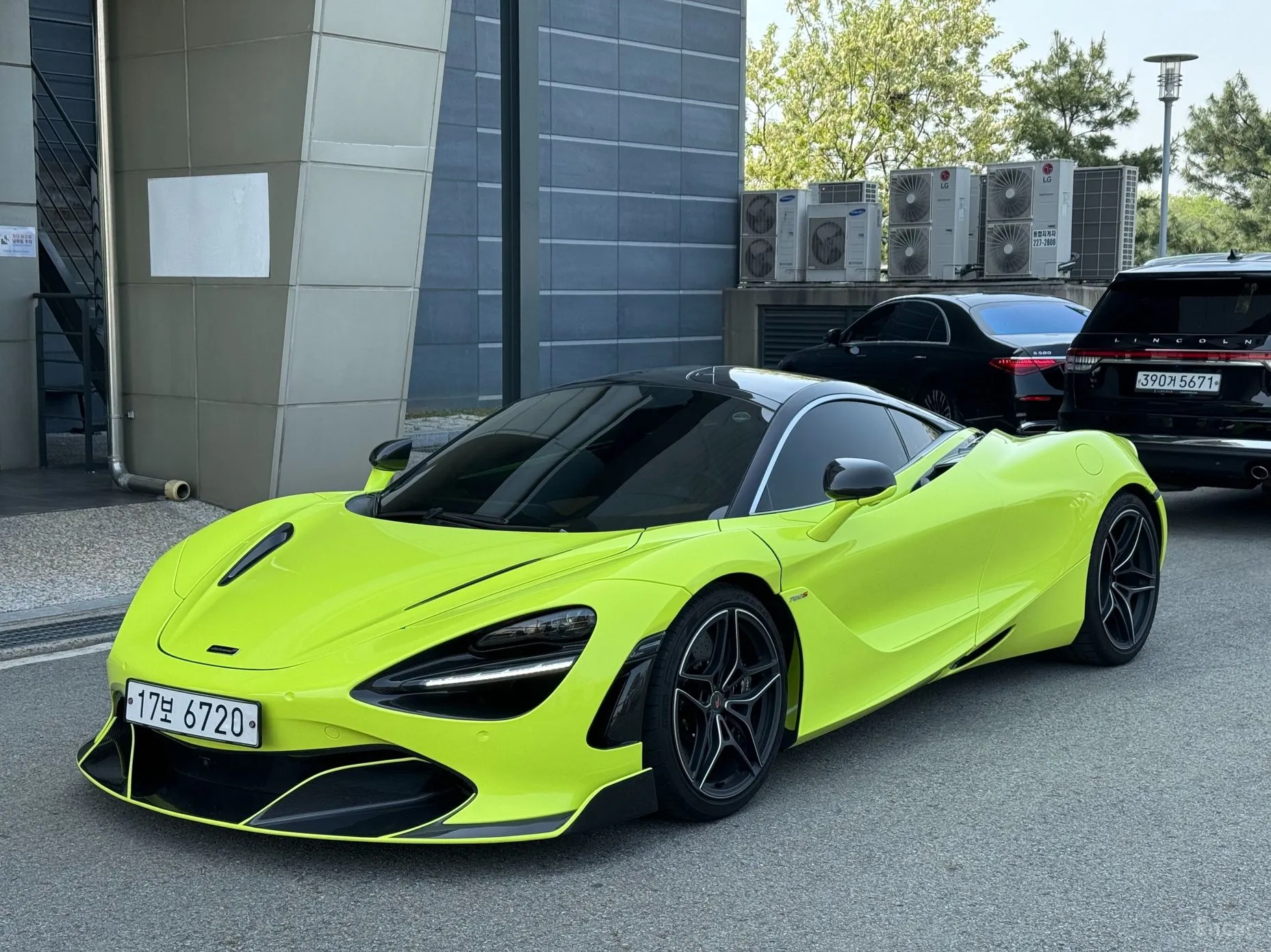 McLaren 720S превью 4