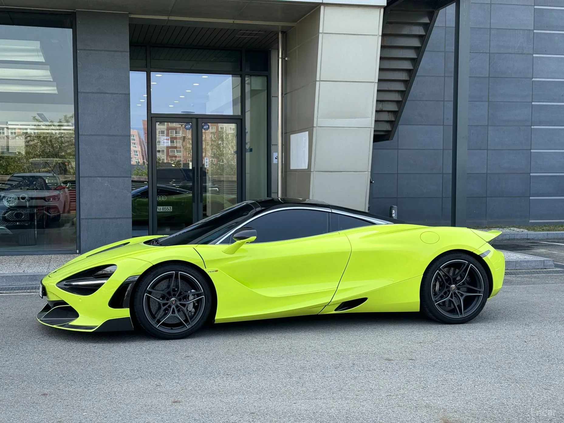 McLaren 720S превью 5