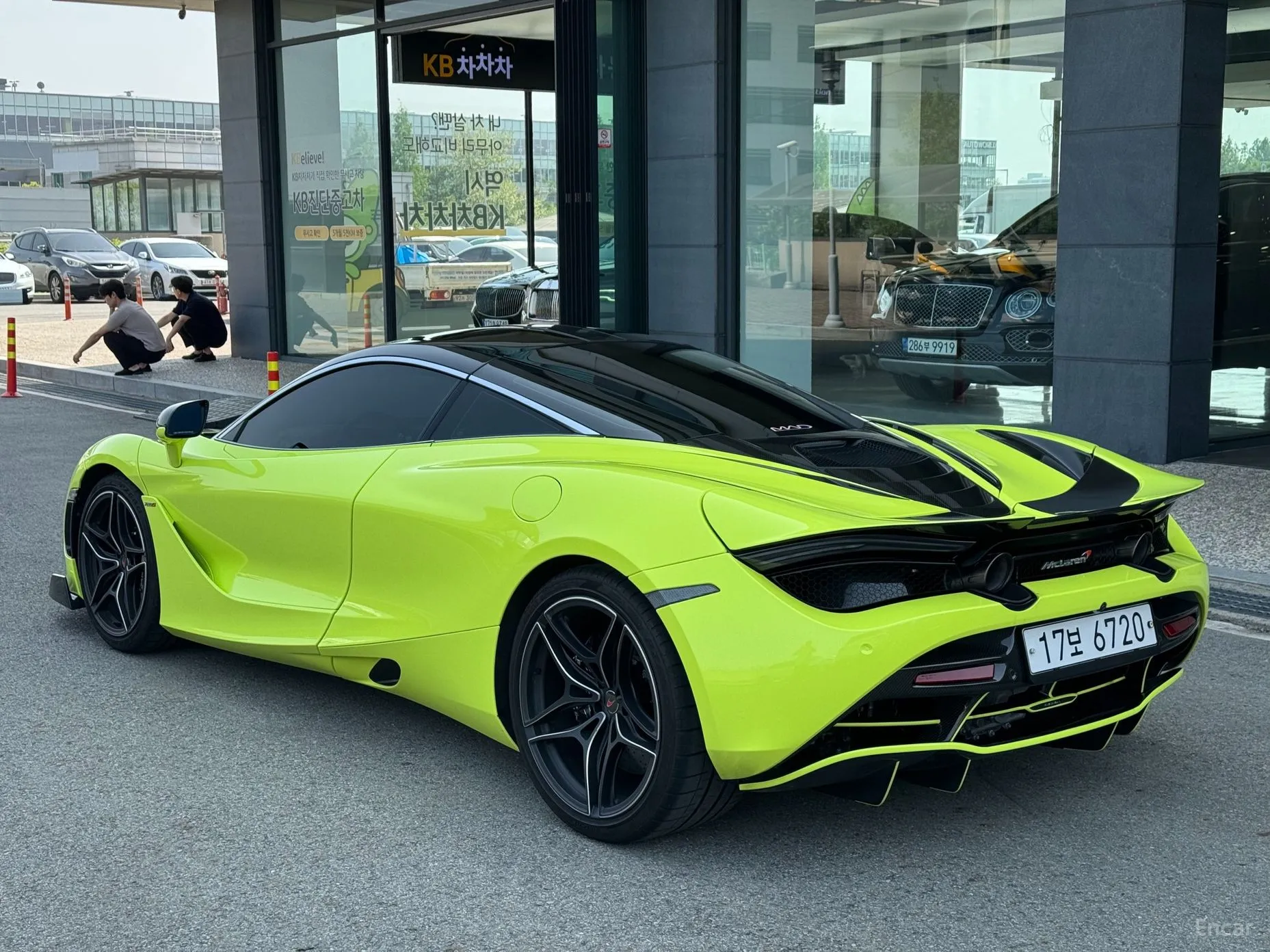 McLaren 720S превью 6