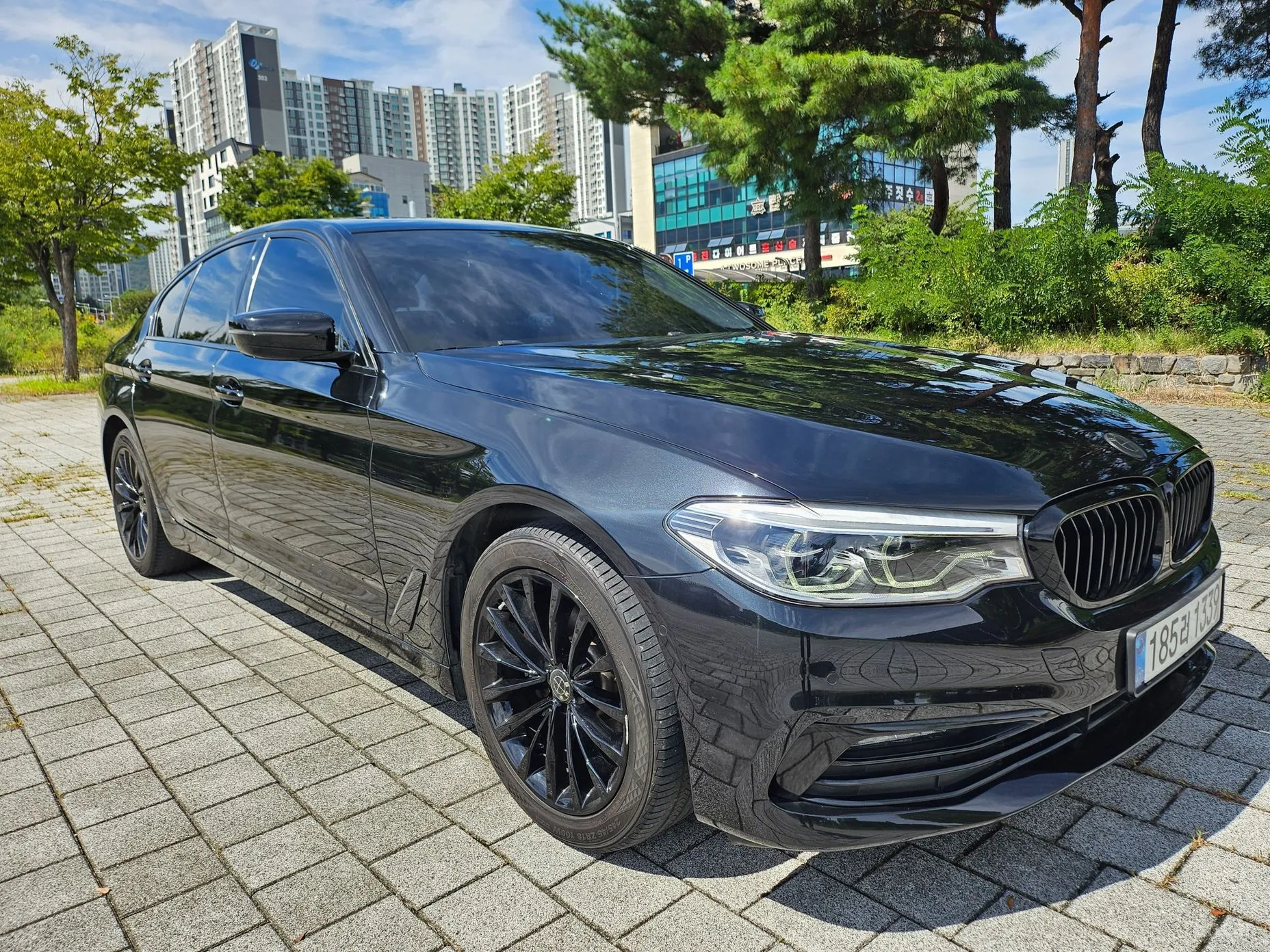 BMW 5 Series (G30) превью 3