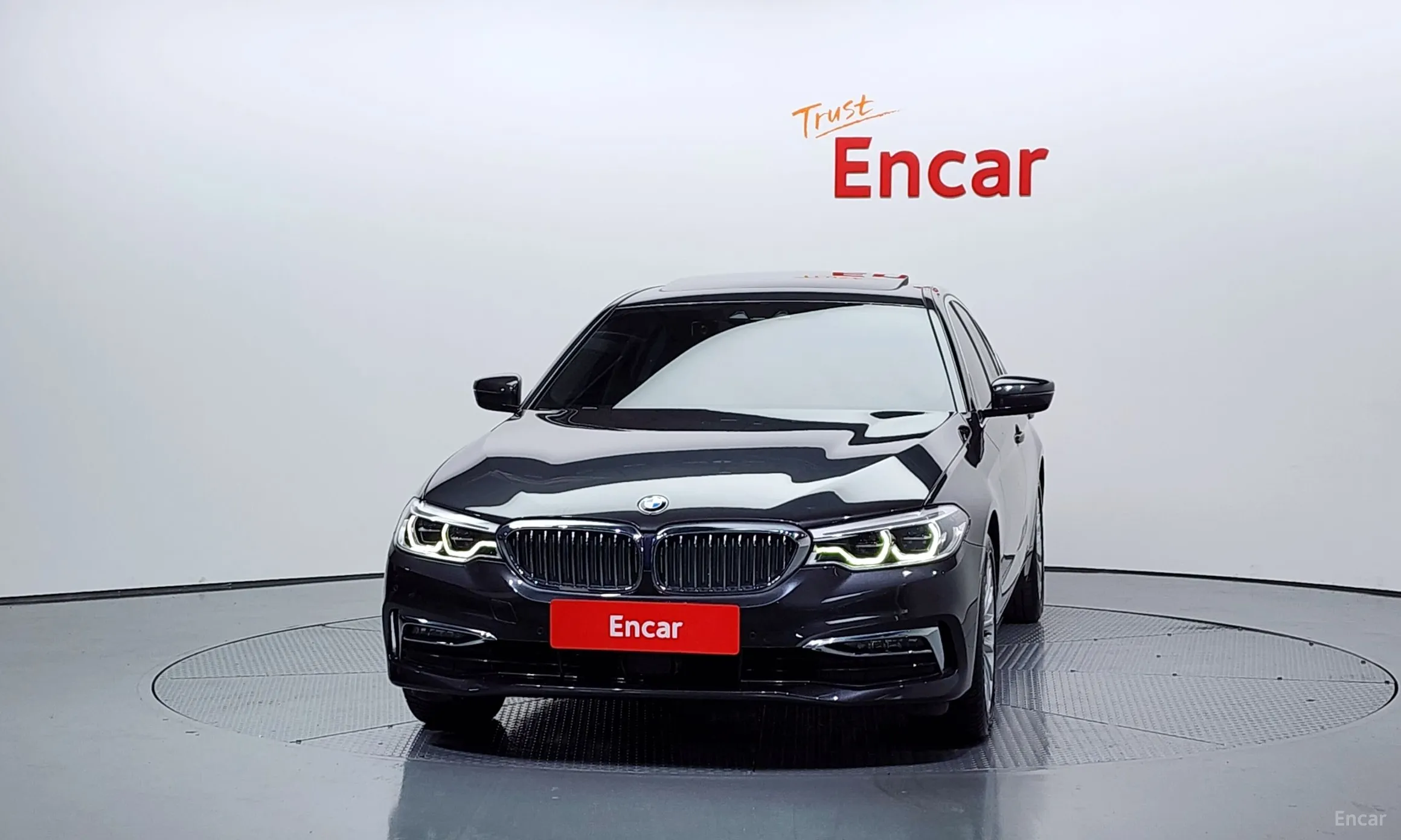 BMW 5 Series (G30) превью 3