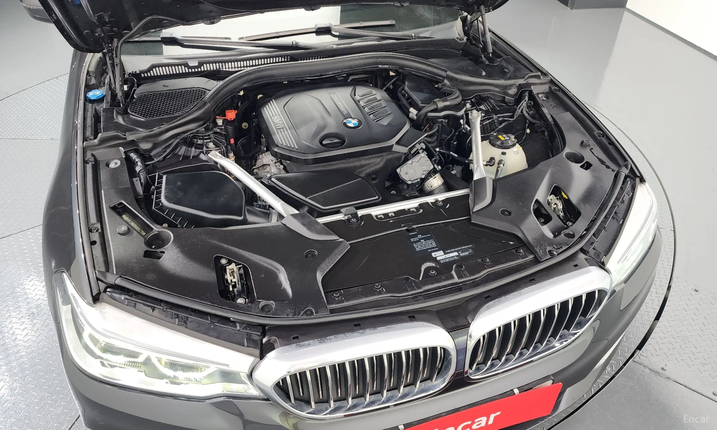 BMW 5 Series (G30) превью 6