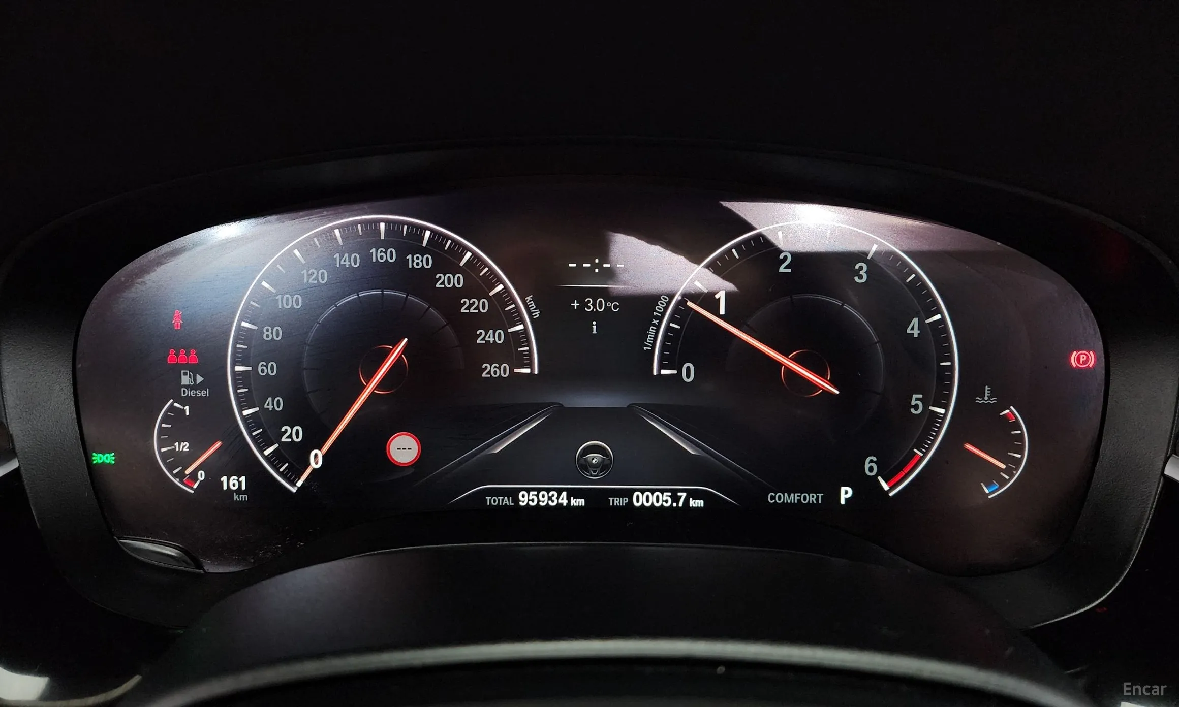 BMW 5 Series (G30) превью 8