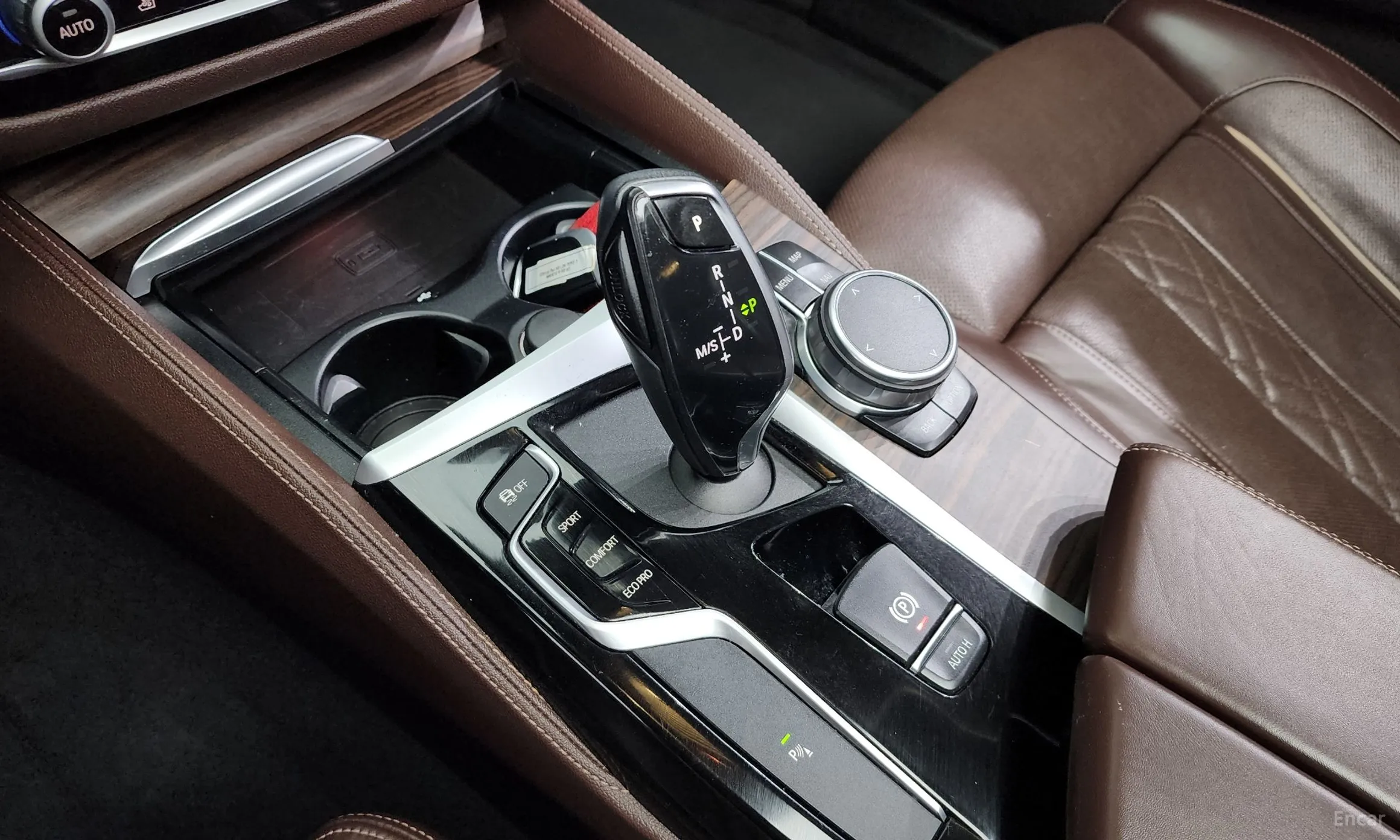 BMW 5 Series (G30) превью 9