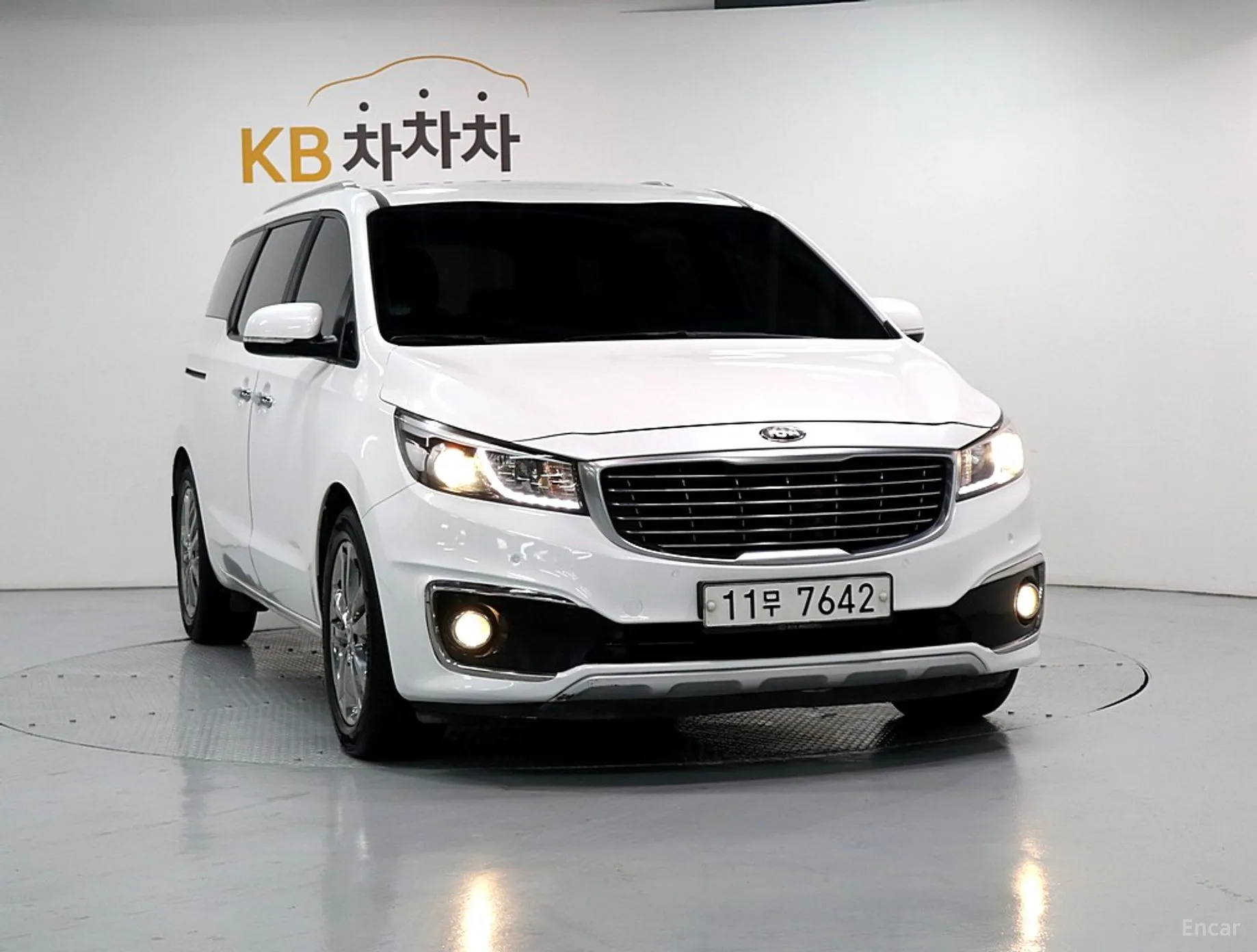 Kia Carnival превью 2