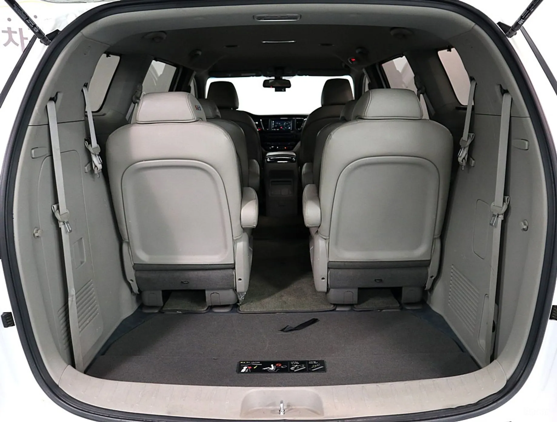 Kia Carnival превью 18