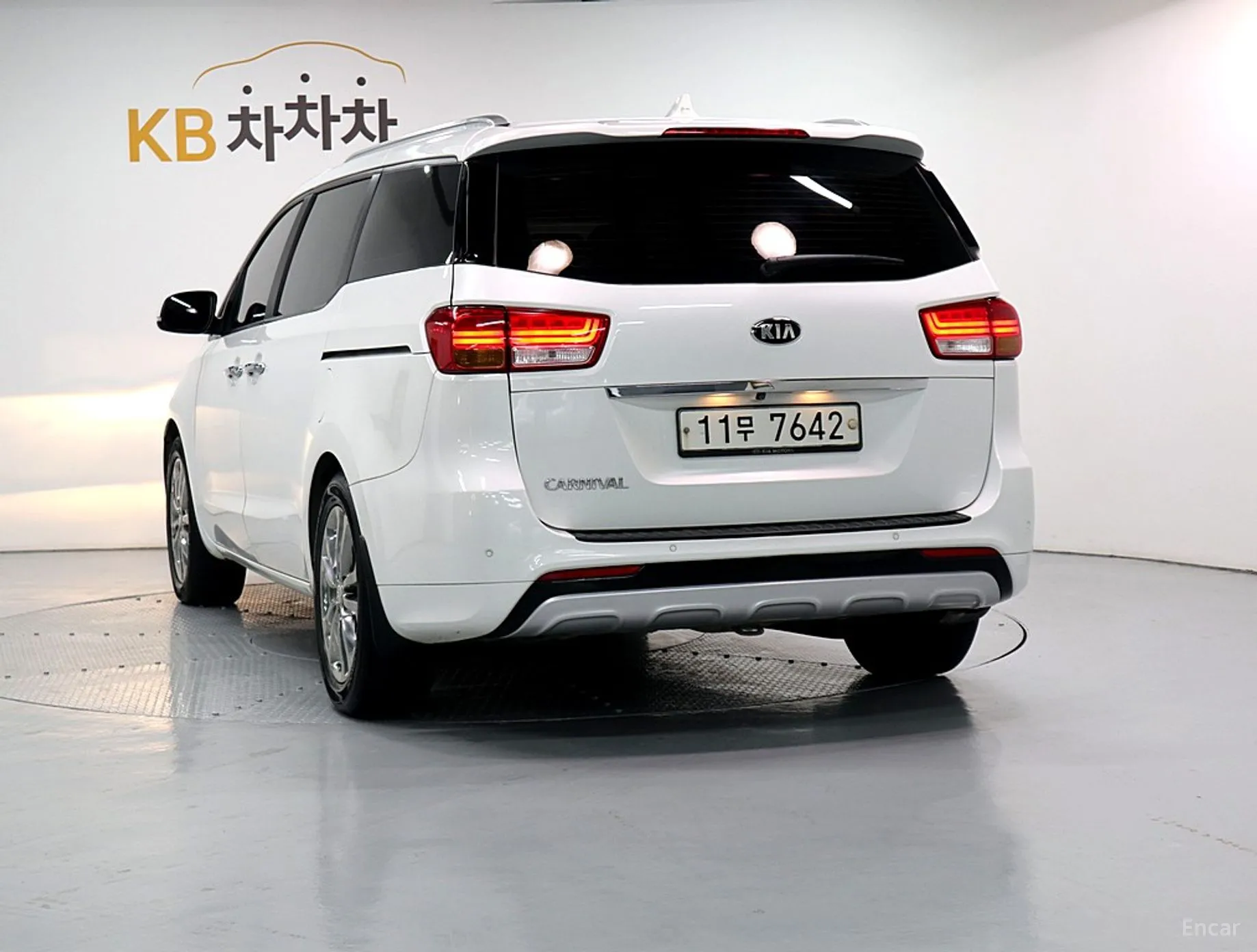 Kia Carnival превью 4