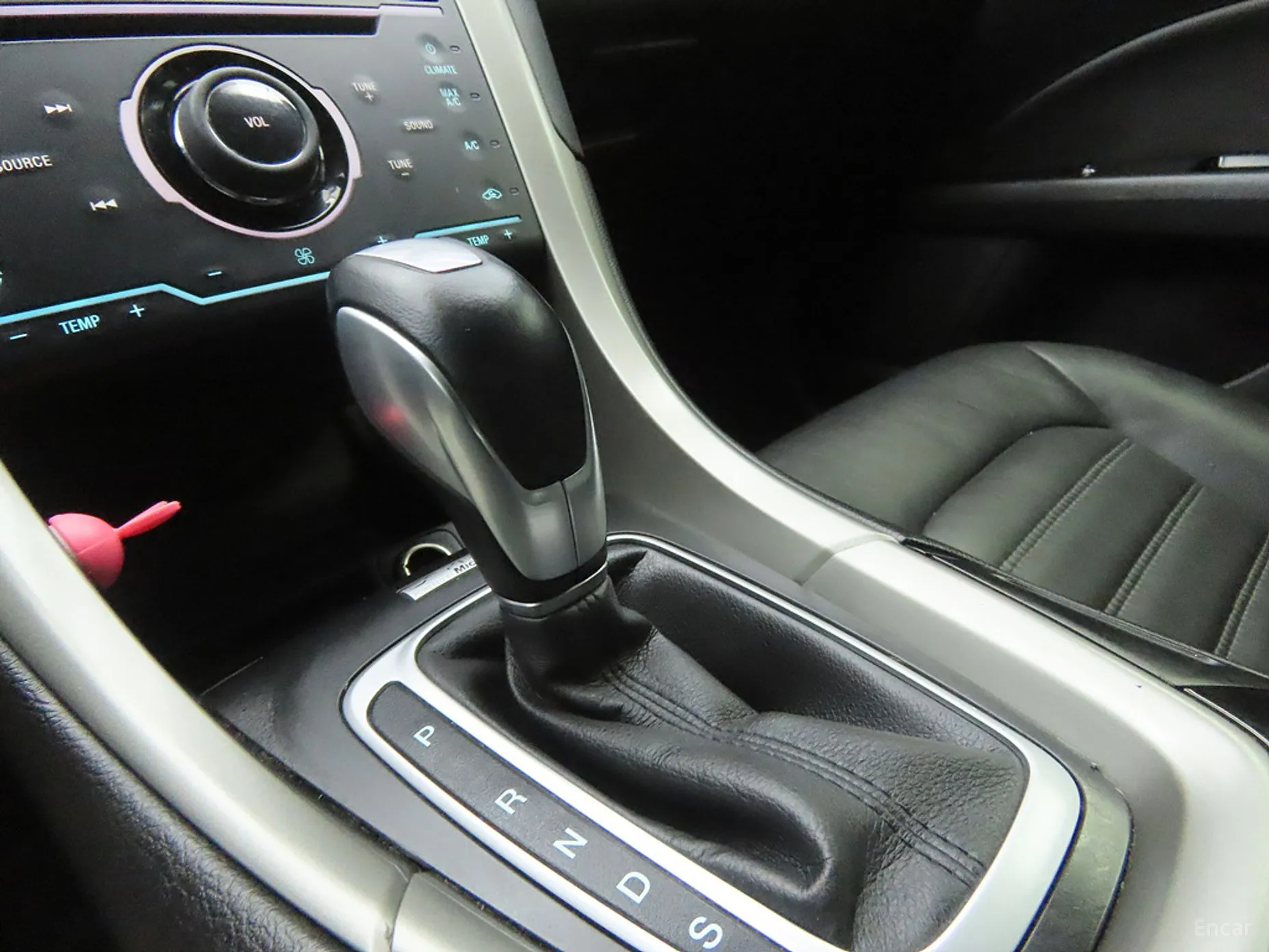 Ford Fusion превью 11