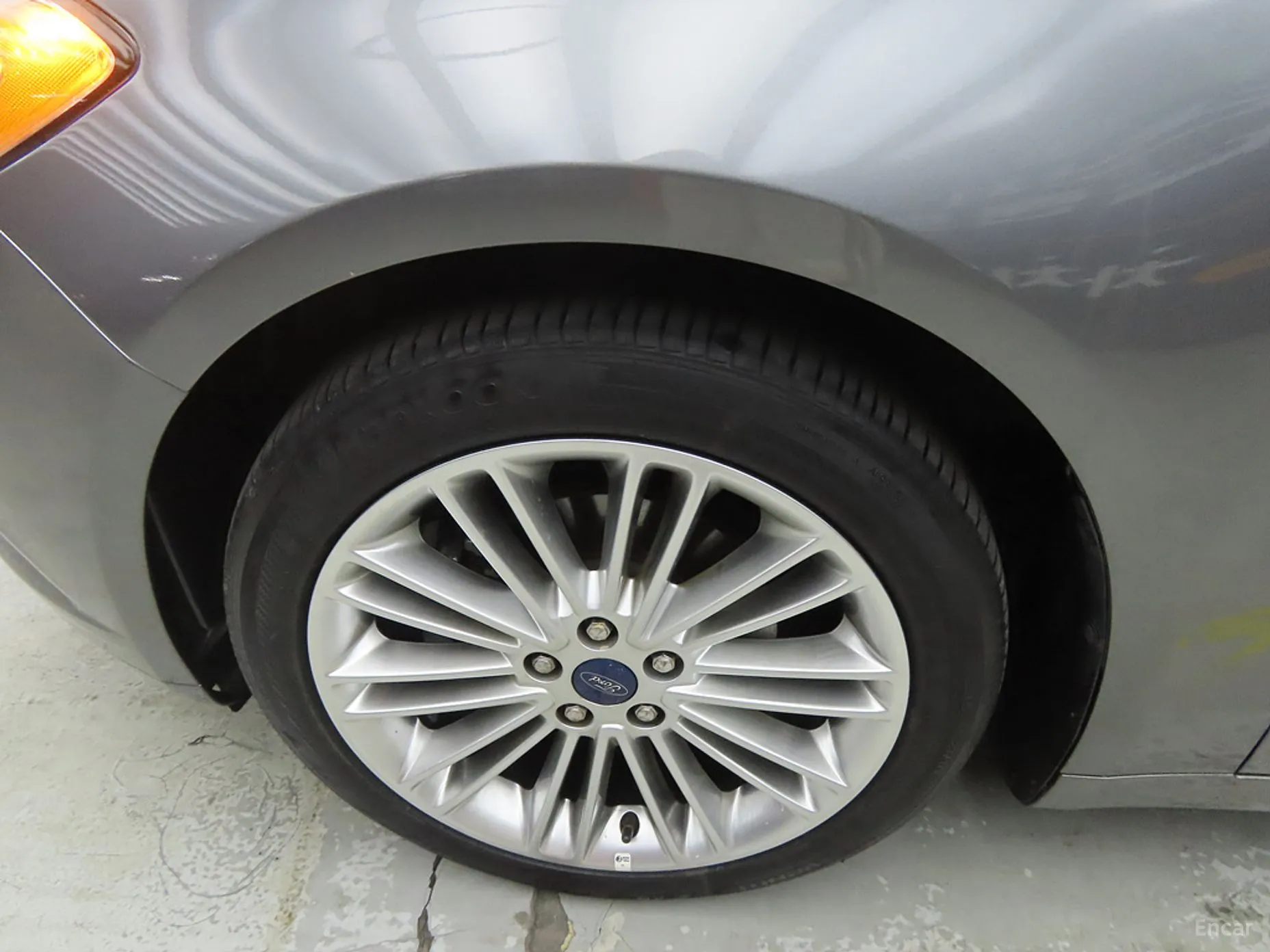 Ford Fusion превью 20