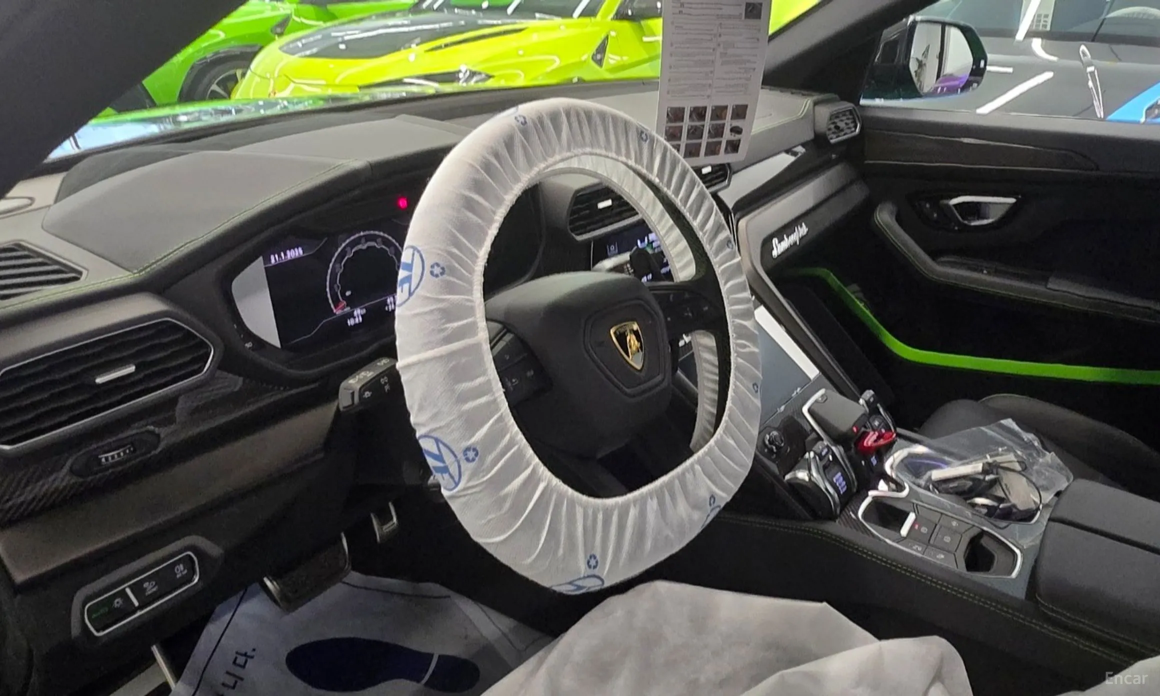 Lamborghini Urus превью 4