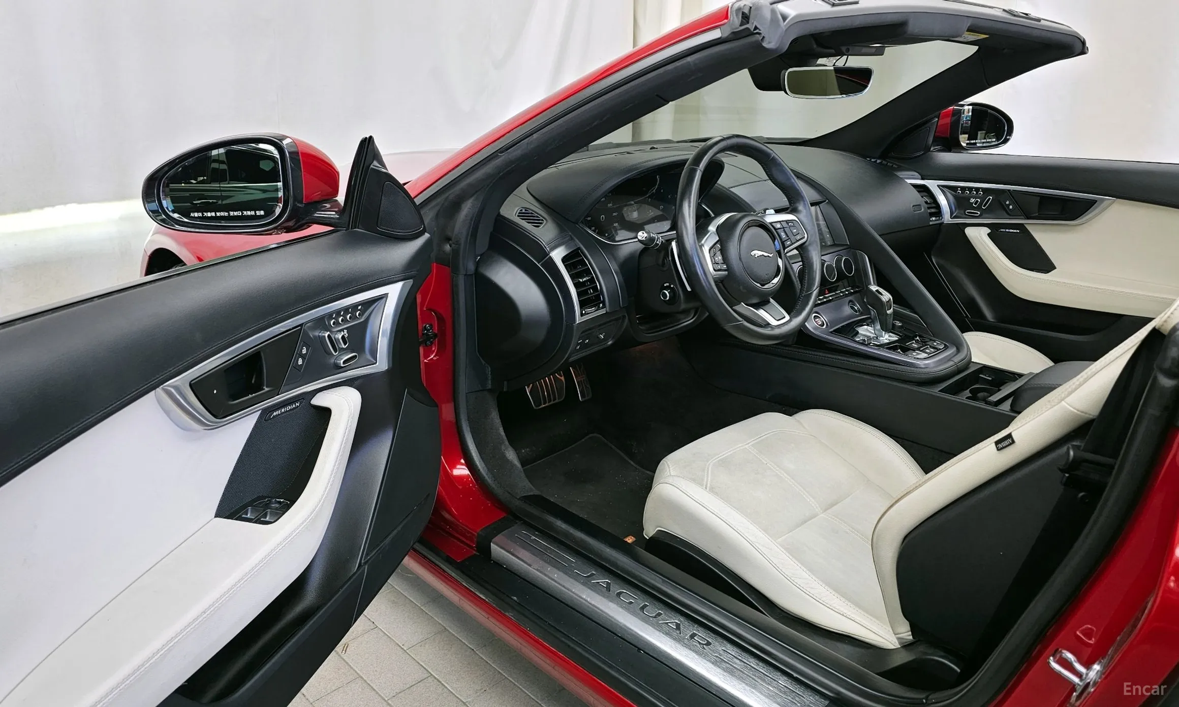 Jaguar F-TYPE превью 10