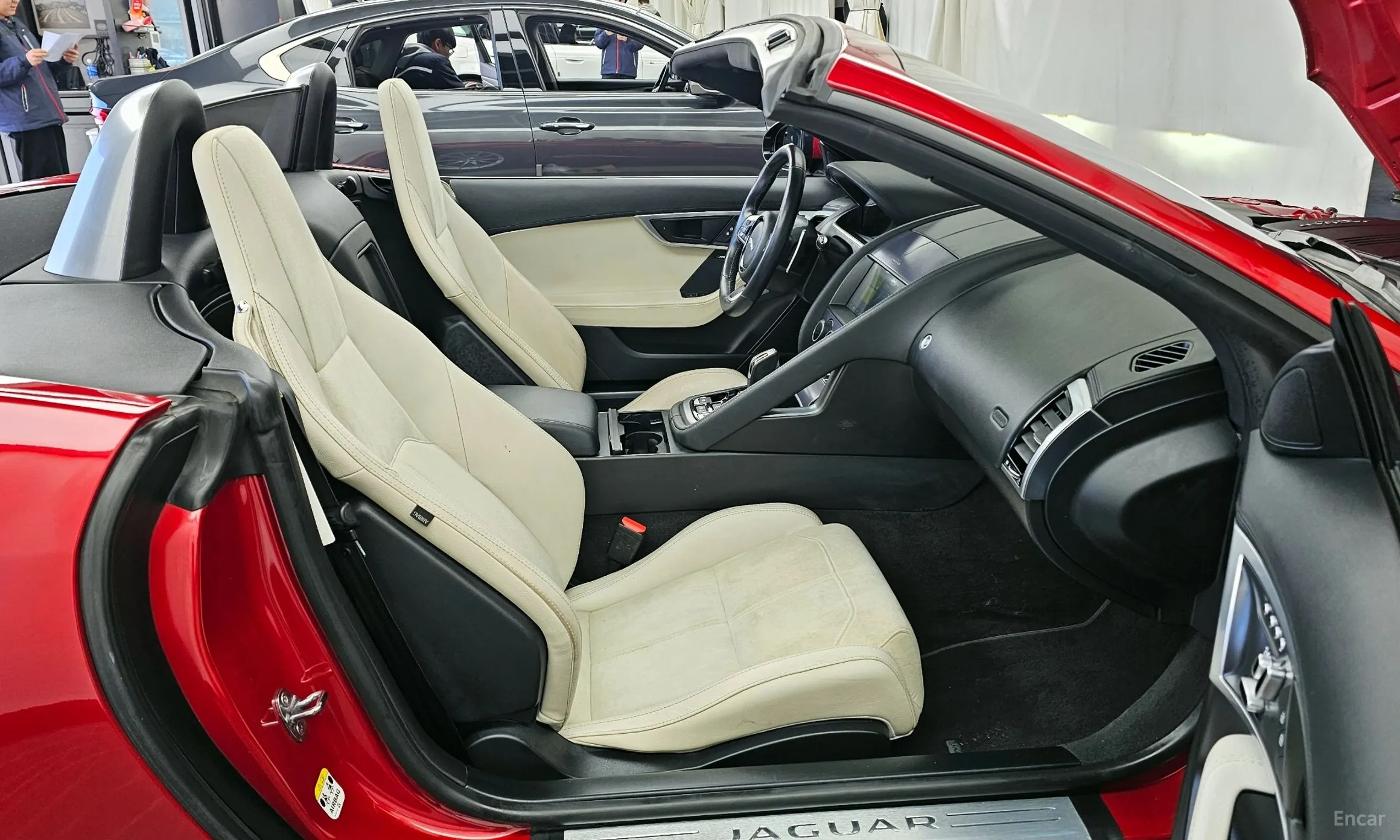 Jaguar F-TYPE превью 11
