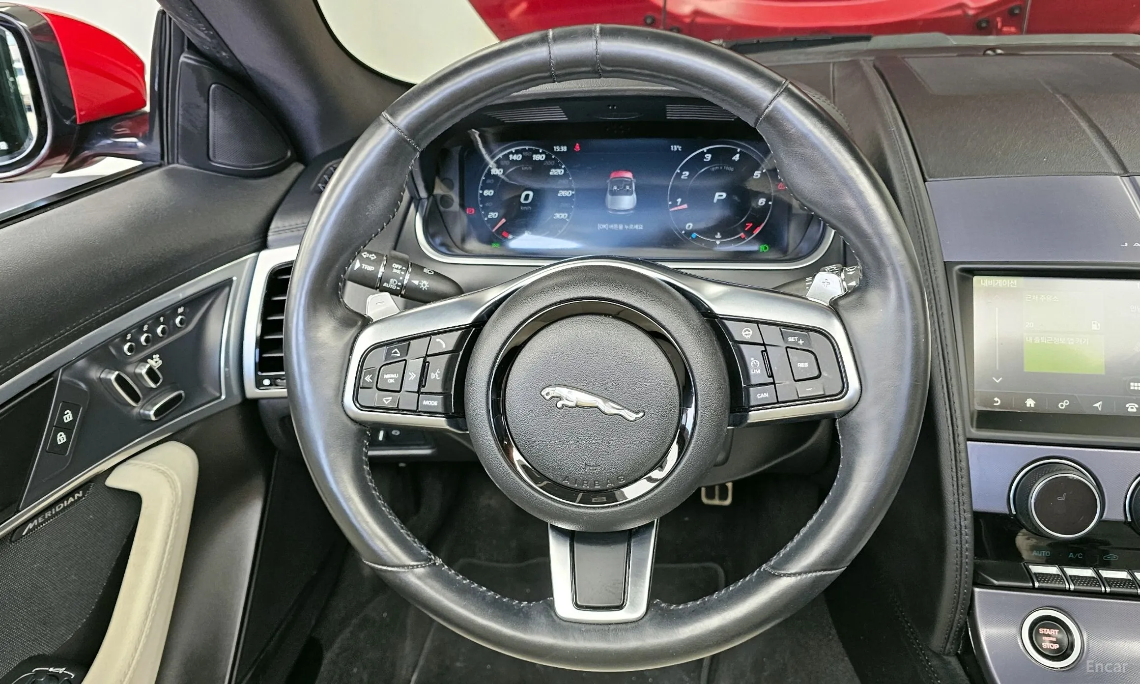 Jaguar F-TYPE превью 13