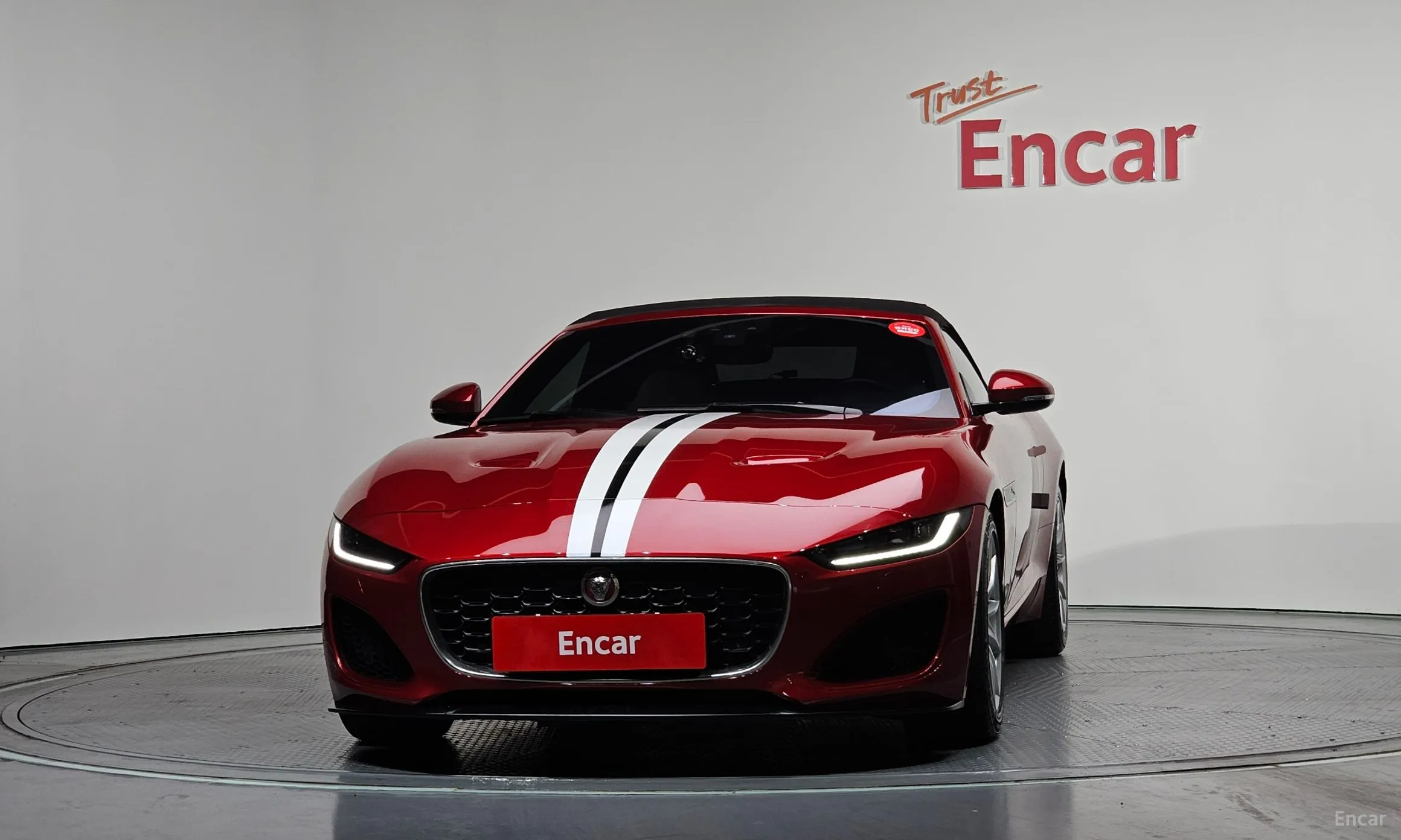 Jaguar F-TYPE превью 3