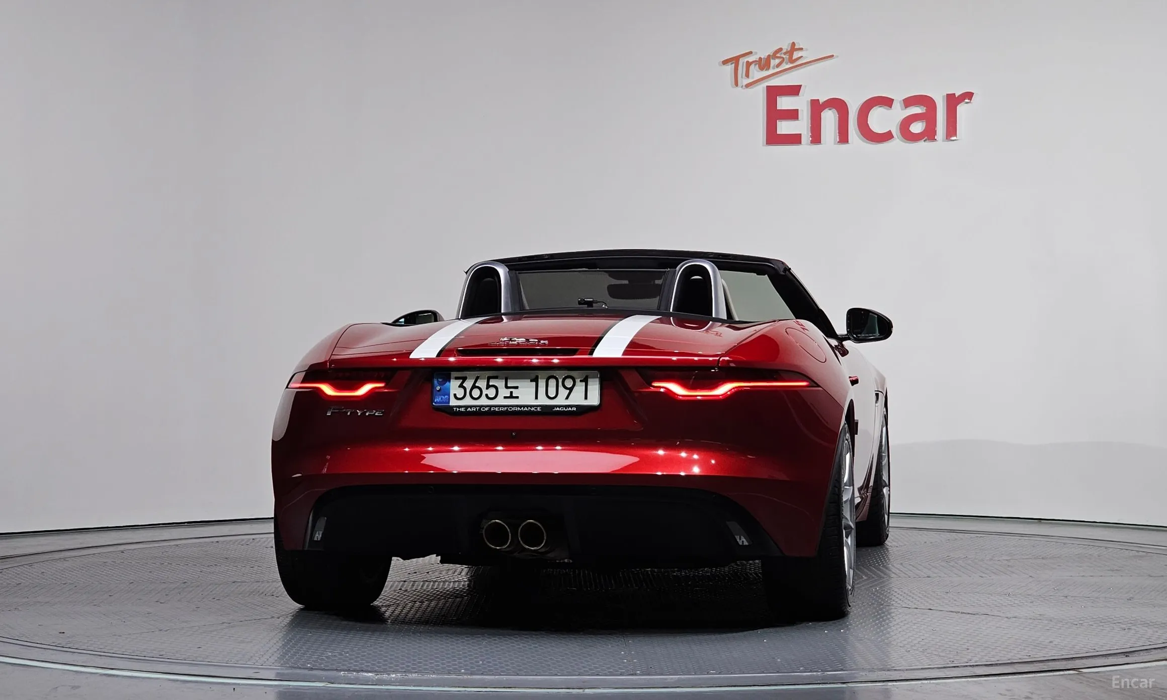 Jaguar F-TYPE превью 4