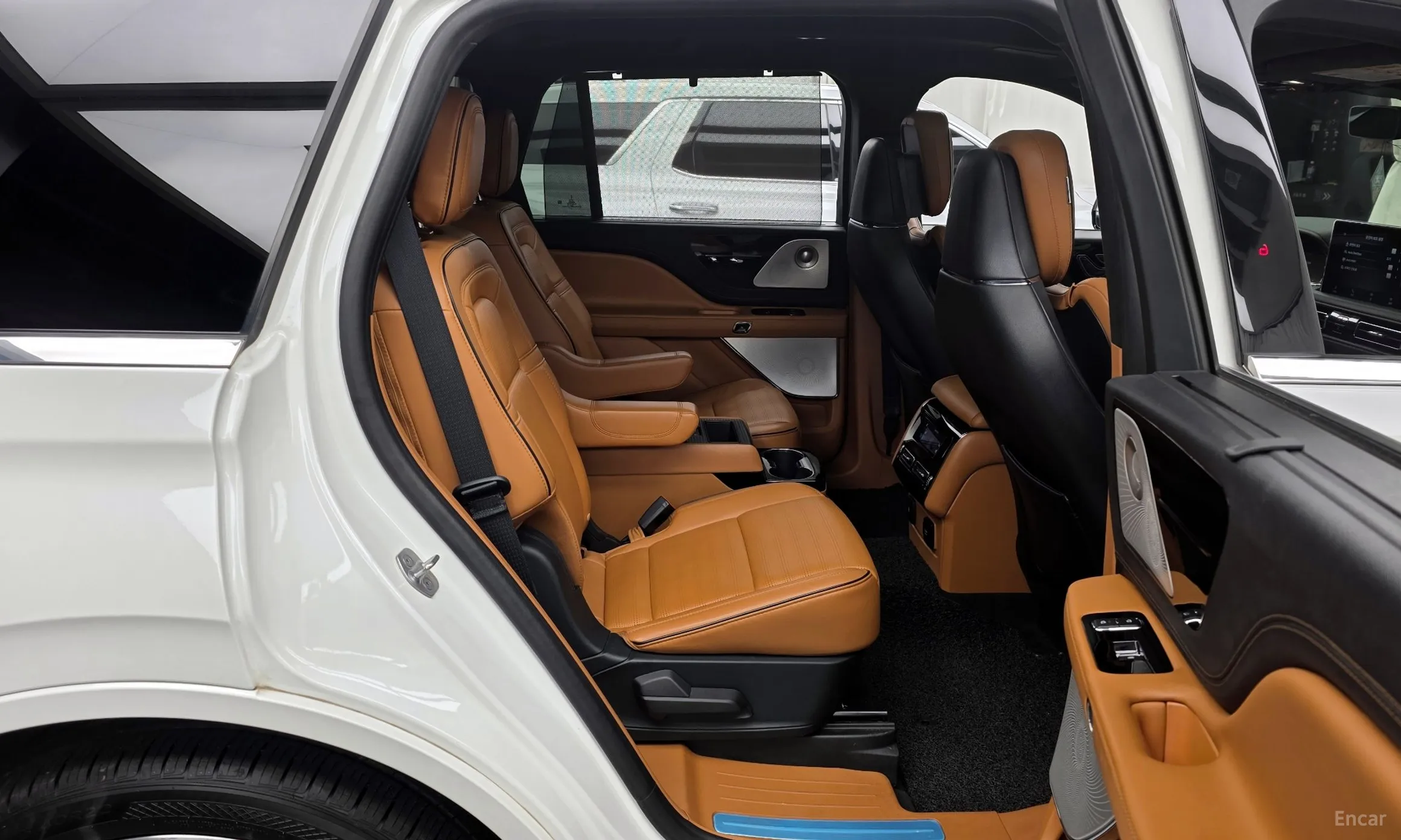 Lincoln Aviator 2nd Generation превью 12