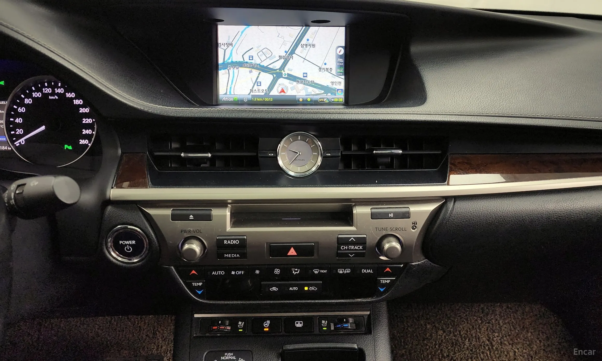Lexus New ES300h превью 14