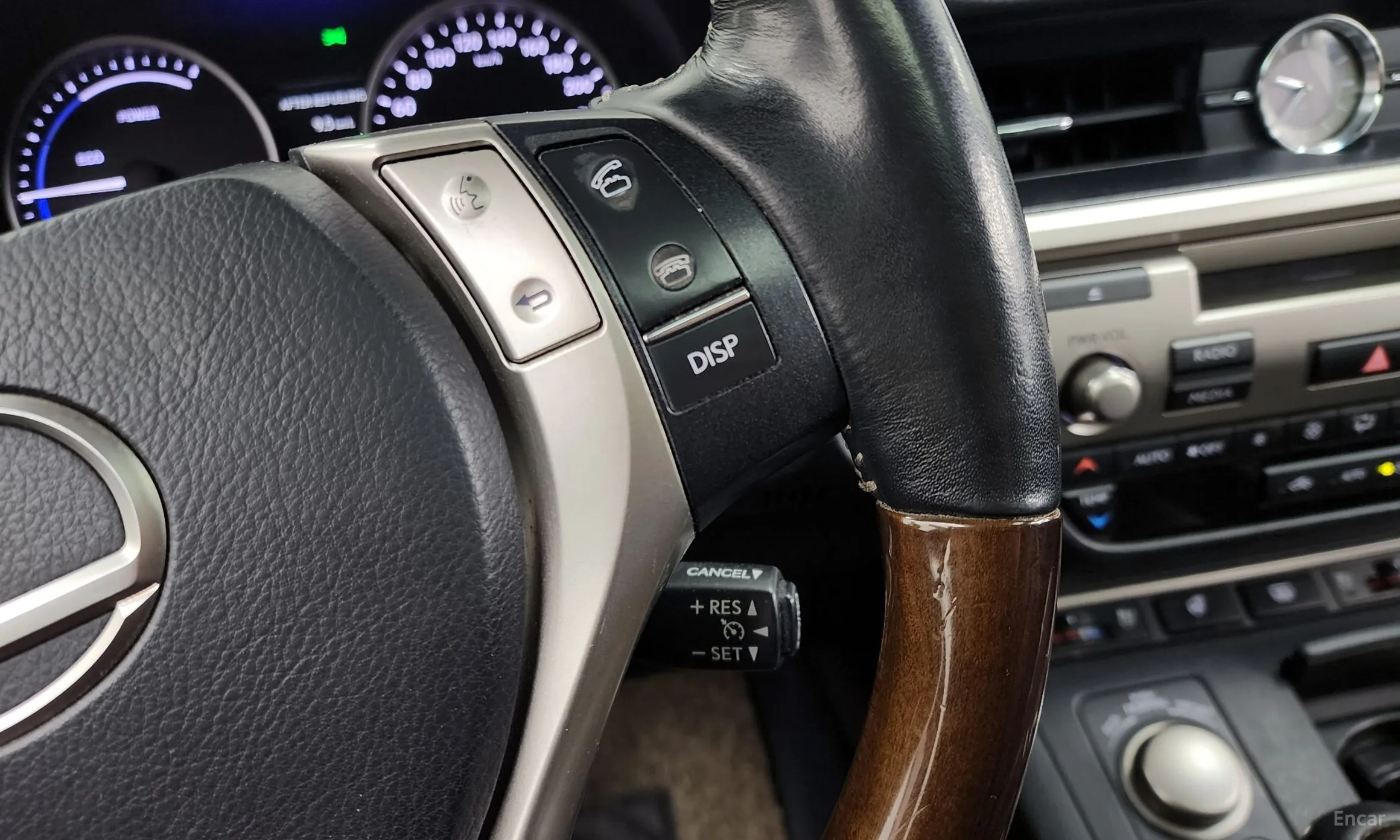 Lexus New ES300h превью 19