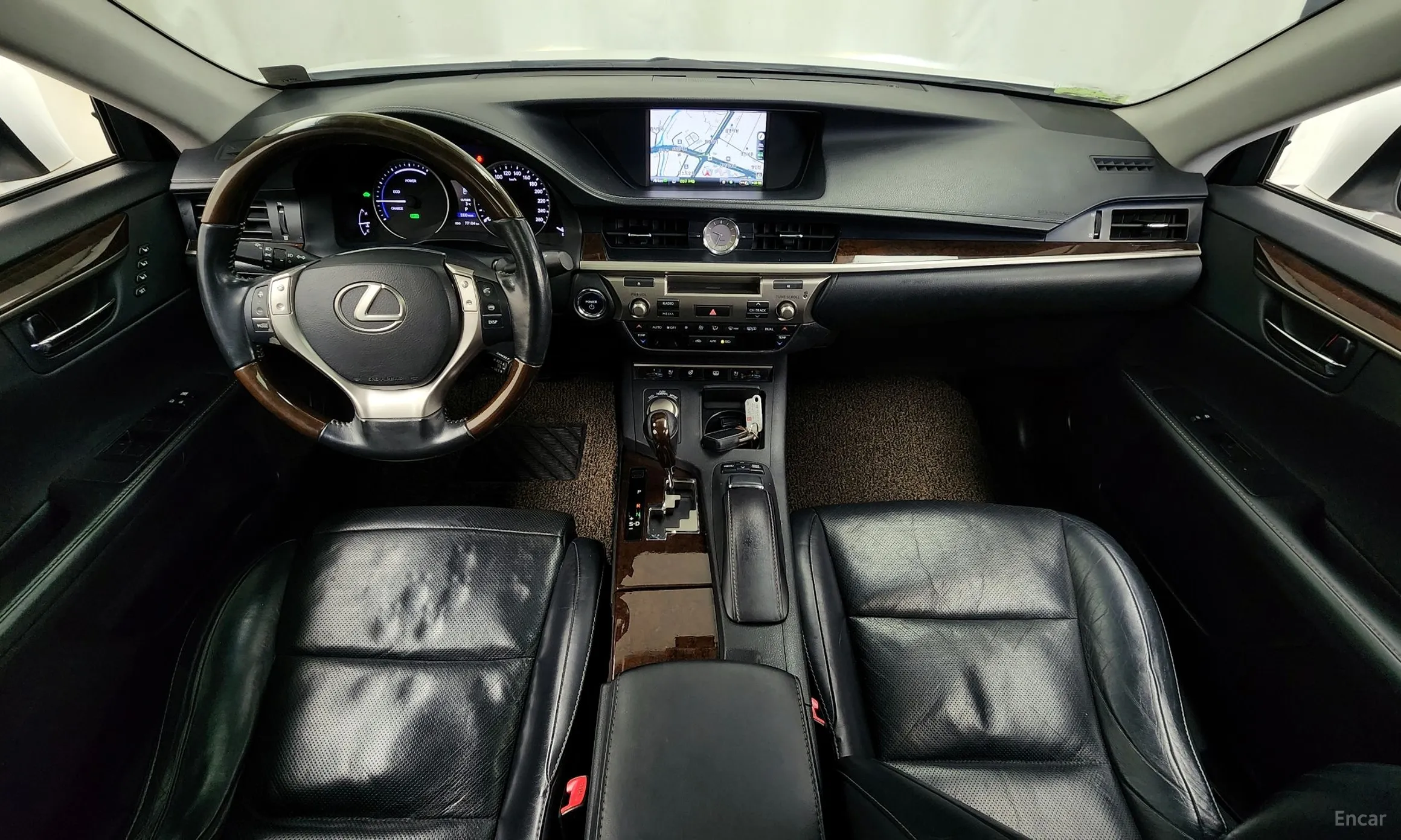 Lexus New ES300h превью 7